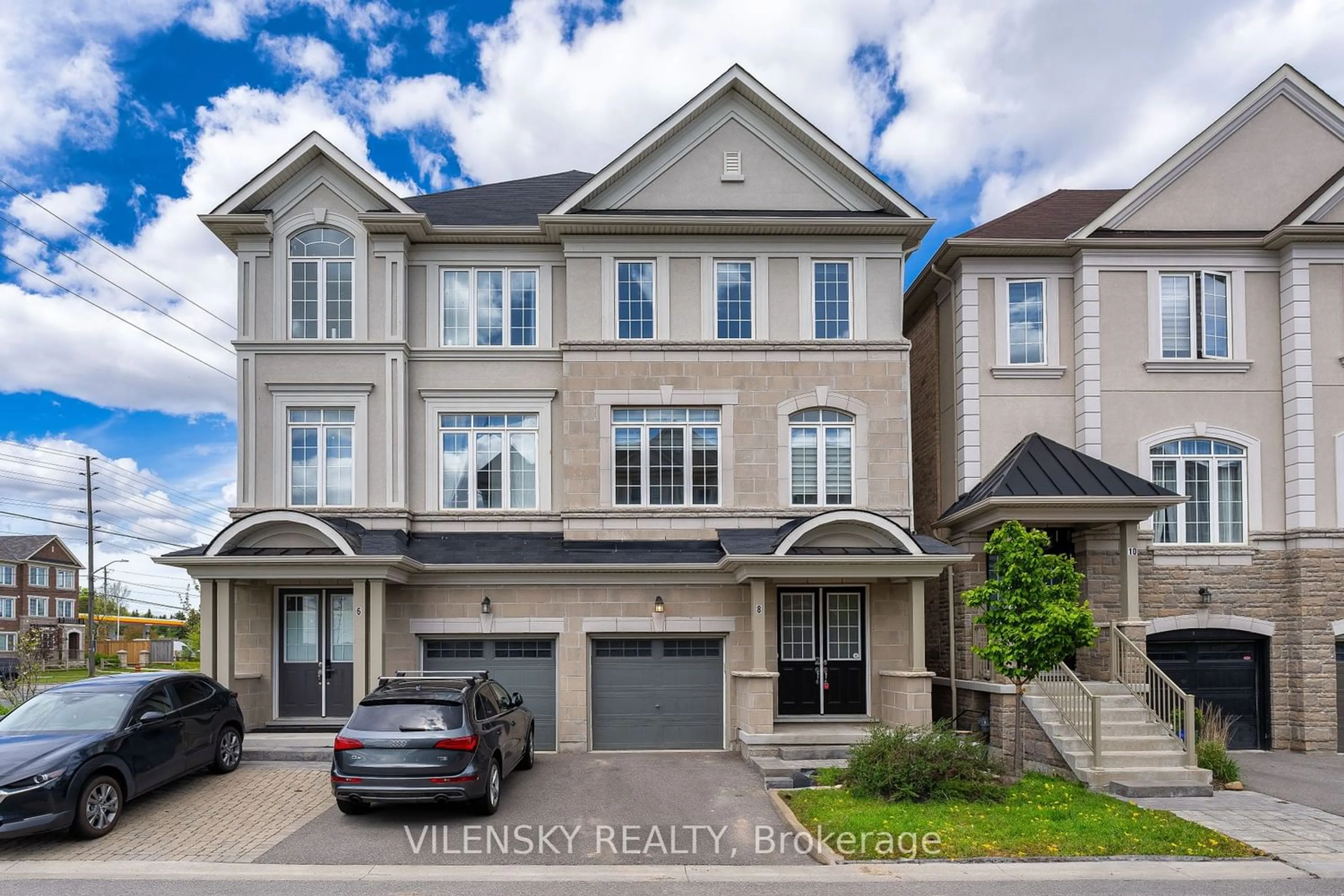 A pic from exterior of the house or condo for 8 Latchford Lane, Richmond Hill Ontario L4C 7V6