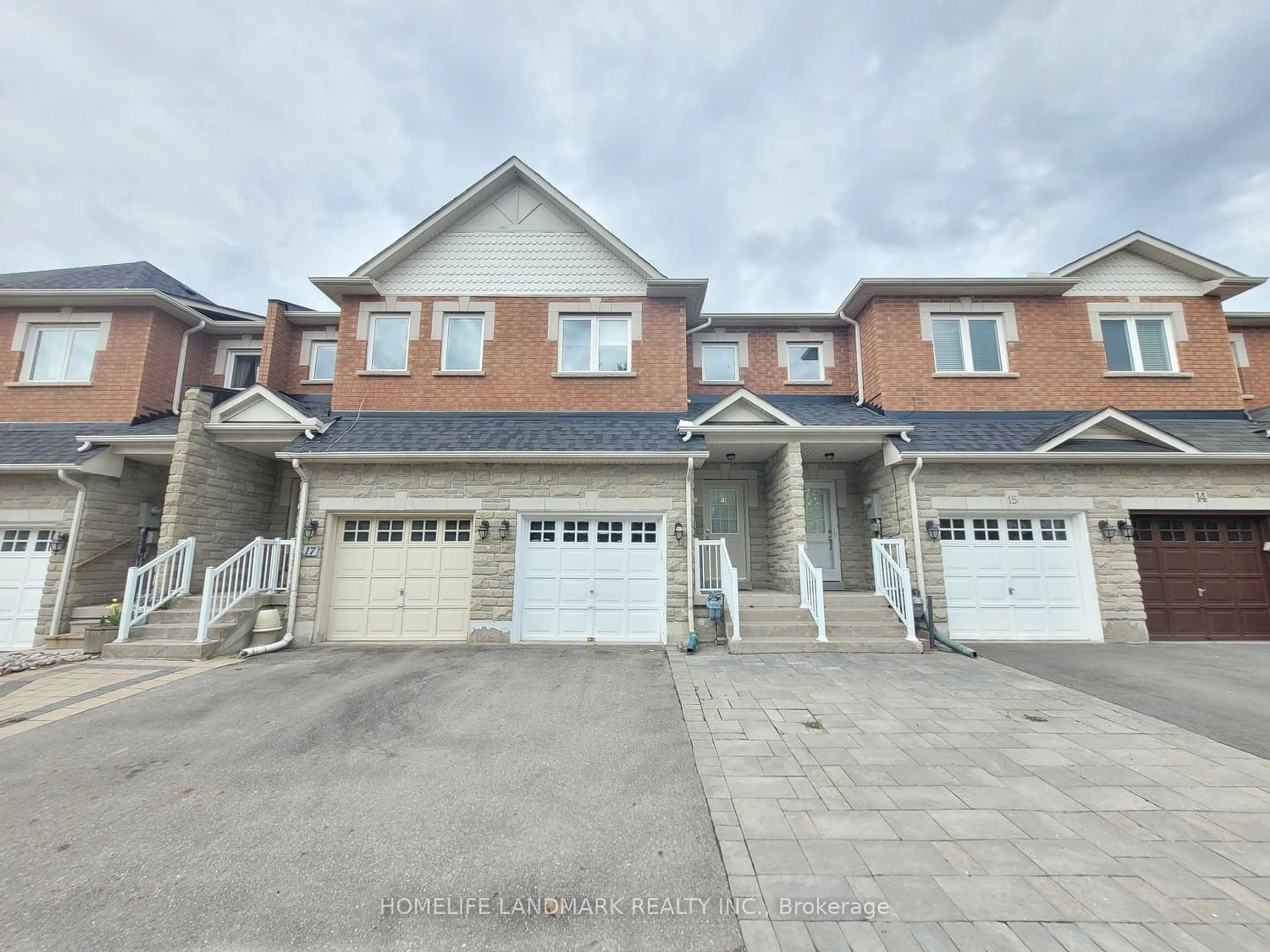 A pic from exterior of the house or condo for 56 North Lake Rd #16, Richmond Hill Ontario L4E 0G5