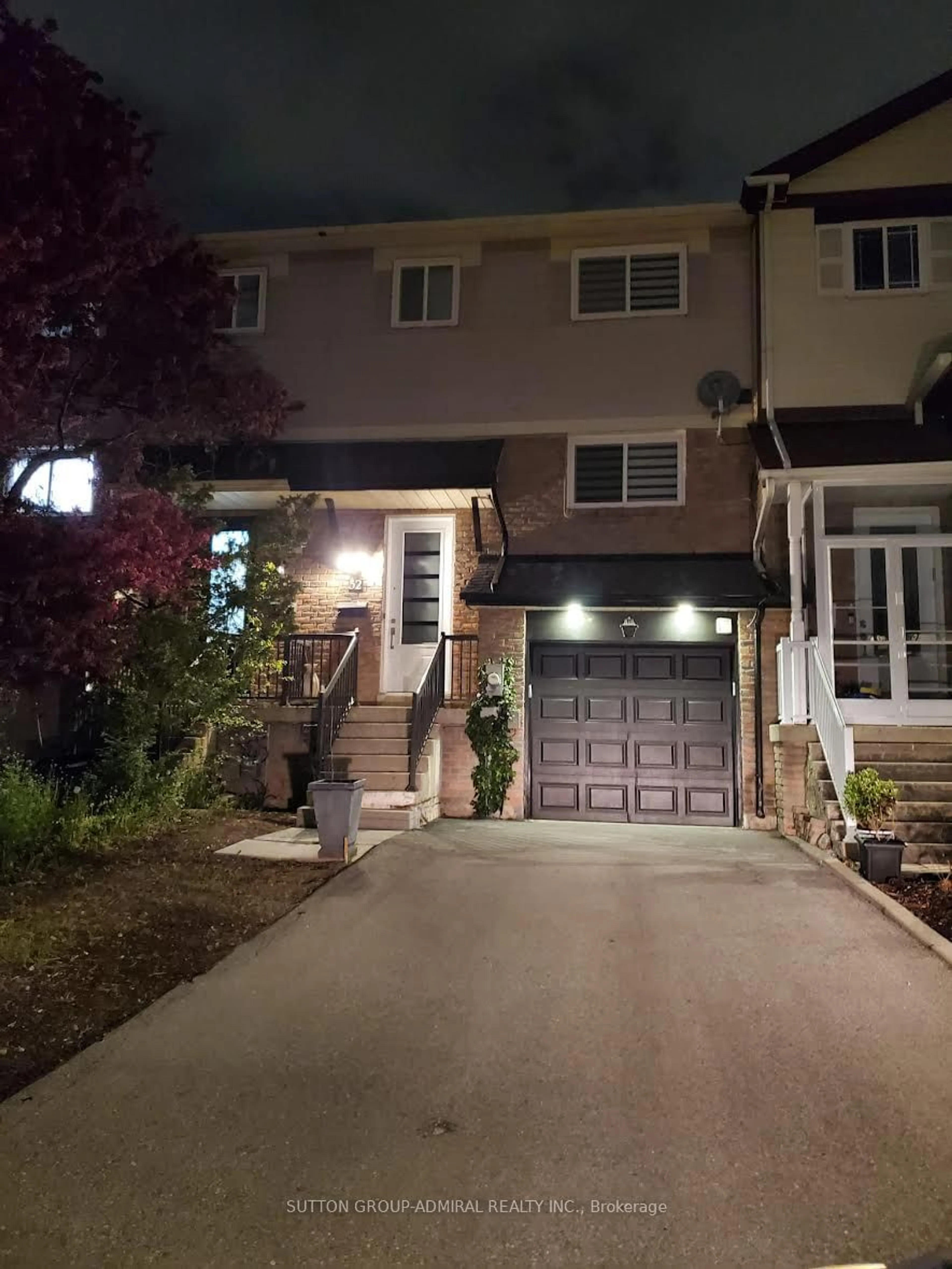 Frontside or backside of a home for 52 Chabad Gate, Vaughan Ontario L4J 2R3