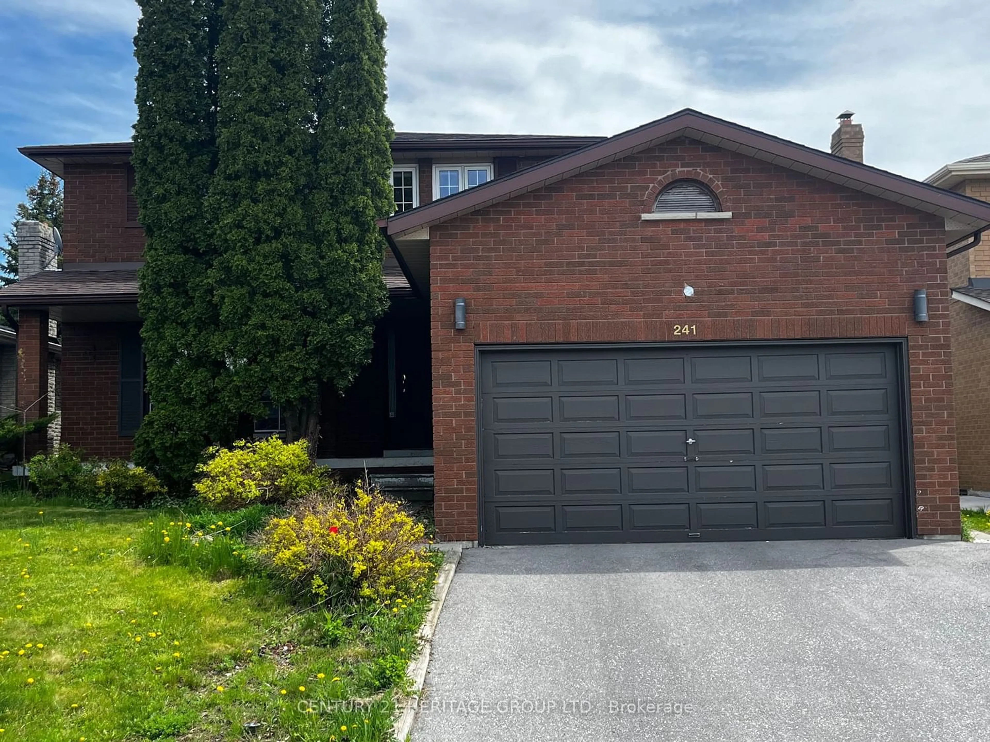 Frontside or backside of a home for 241 Miller Park Ave, Bradford West Gwillimbury Ontario L3Z 2R4