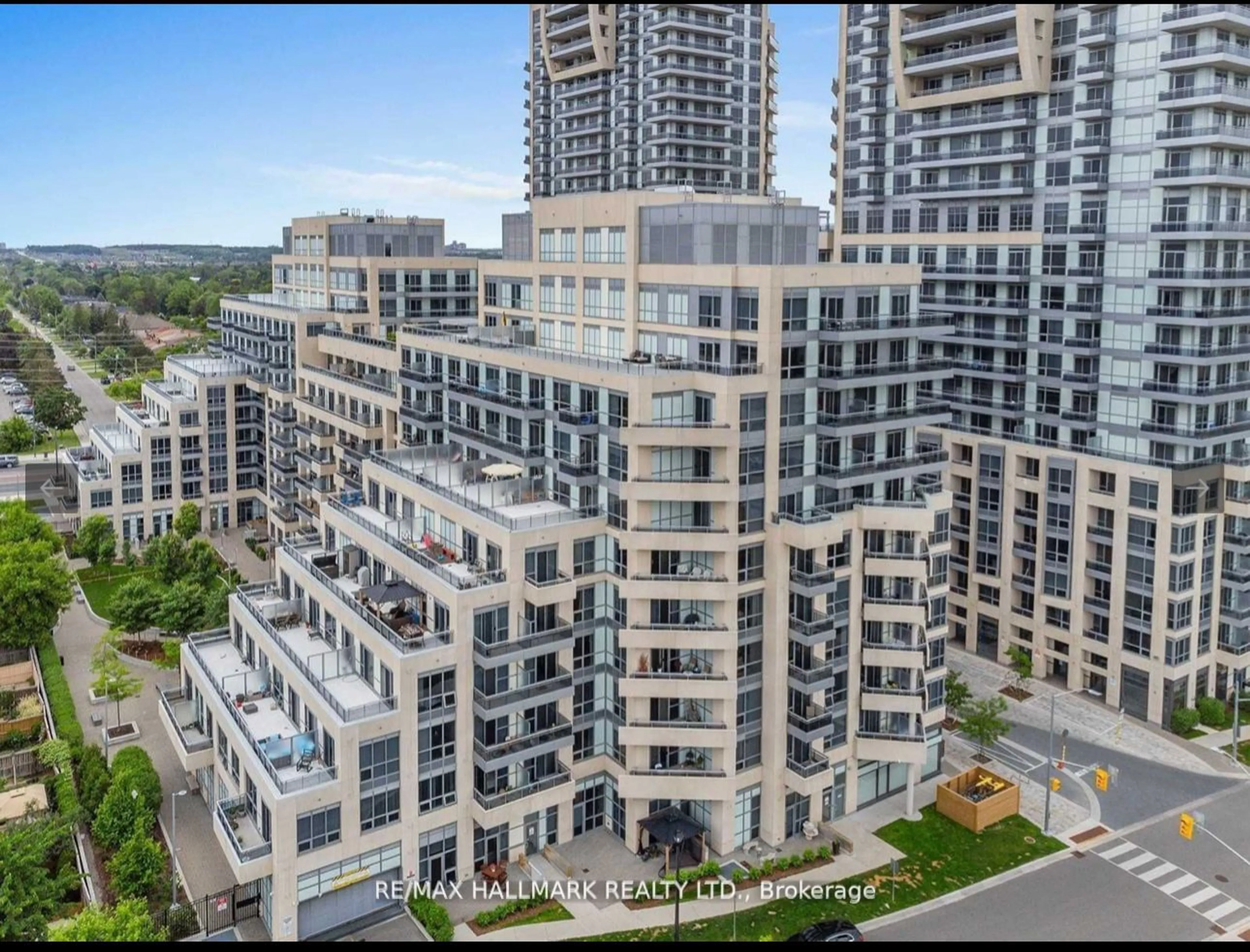 A pic from exterior of the house or condo for 9199 Yonge St #105, Richmond Hill Ontario L4C 1H7