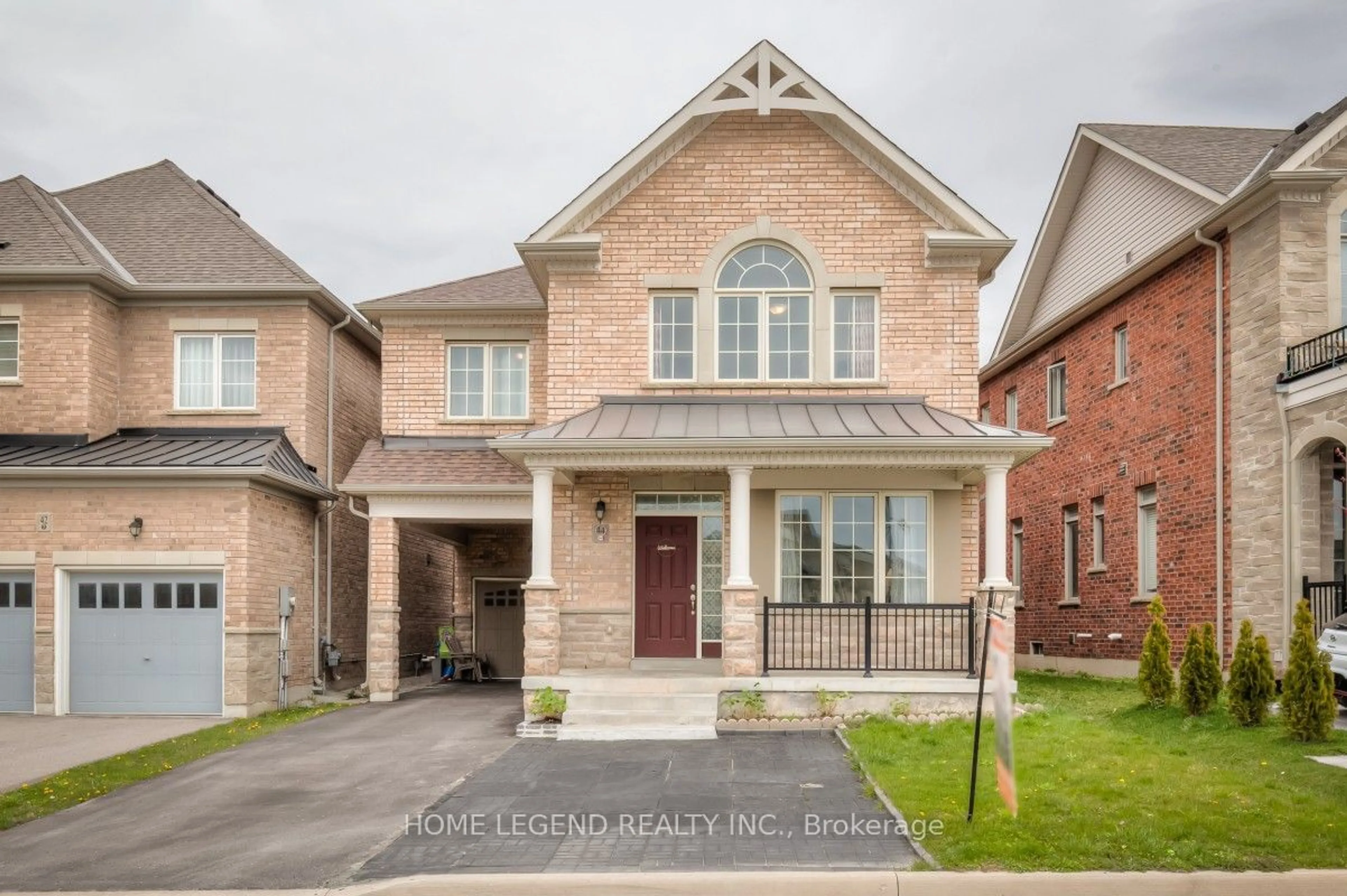 Home with brick exterior material for 44 Robert Baldwin Blvd, East Gwillimbury Ontario L9N 0L6
