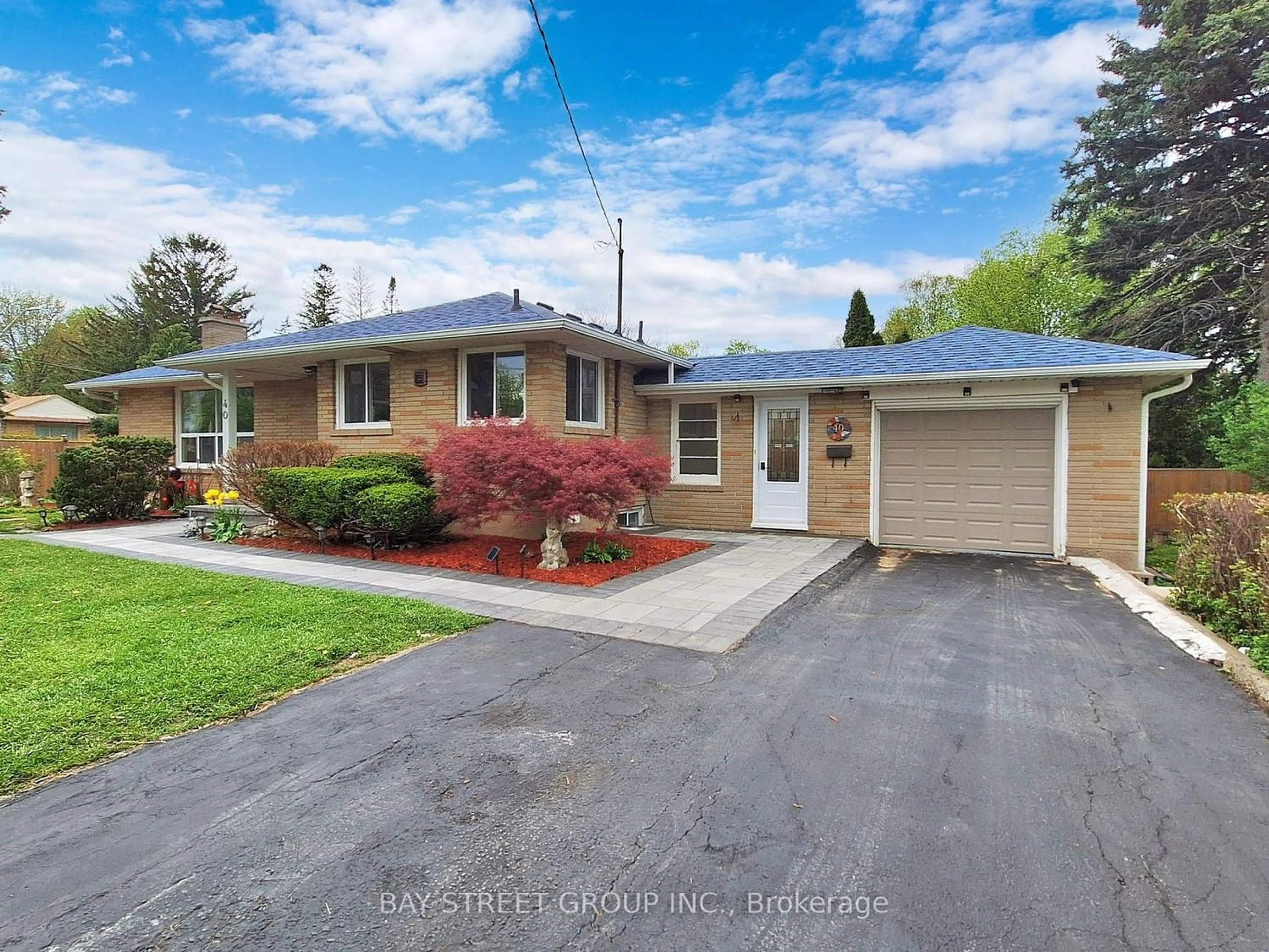 Frontside or backside of a home for 40 Dunning Ave, Aurora Ontario L4G 1A3