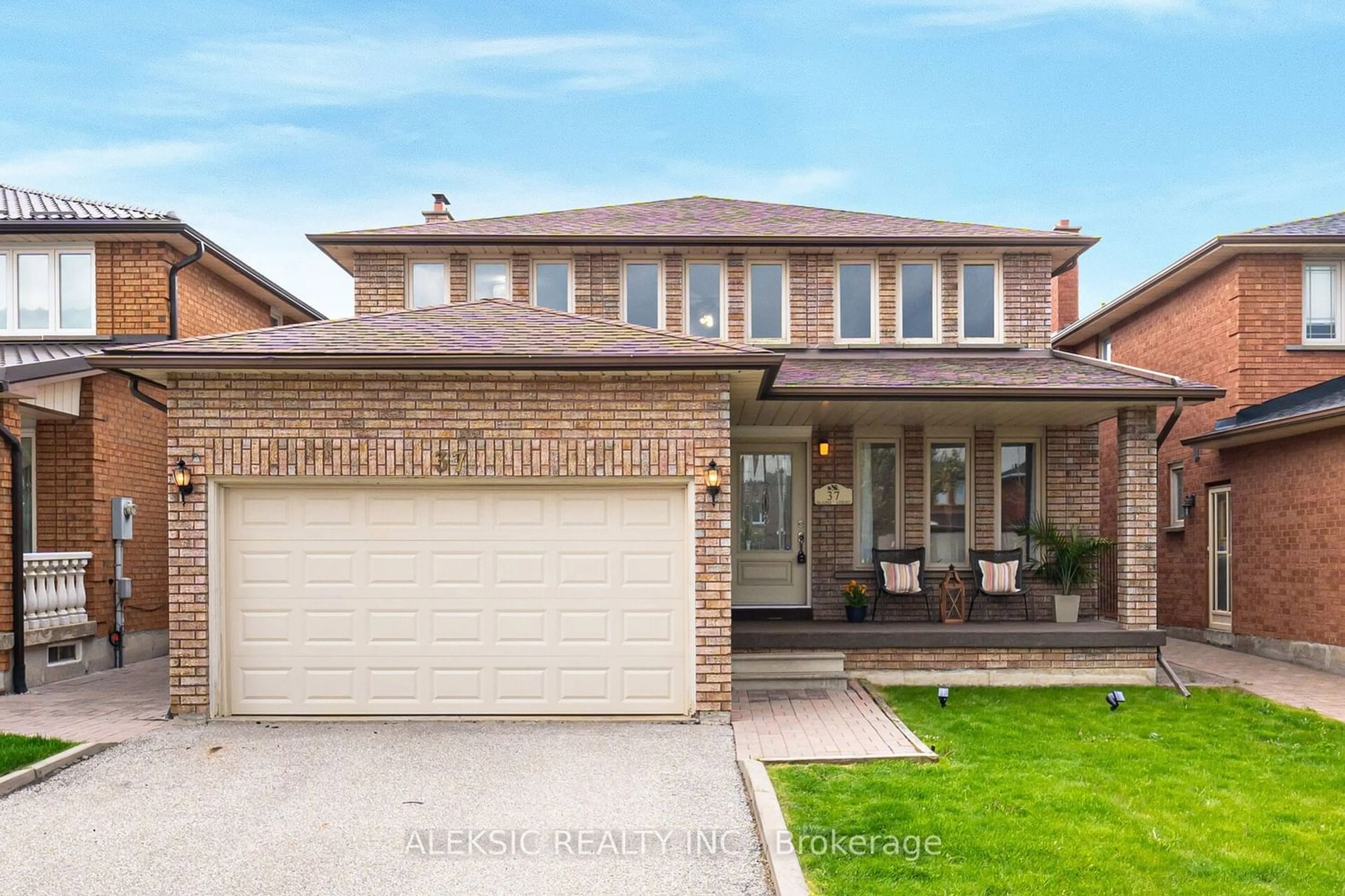 Home with brick exterior material for 37 Blaine Crt, Vaughan Ontario L4L 7V3