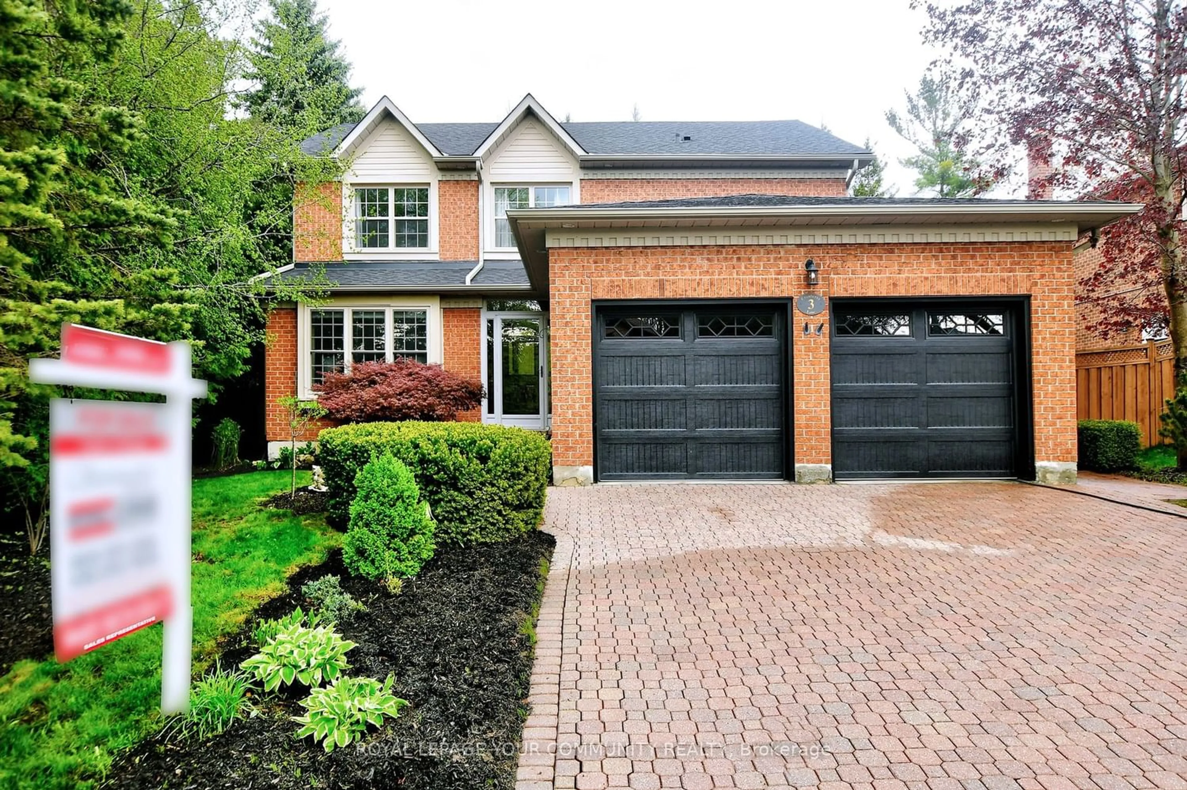 Home with brick exterior material for 3 Cranberry Lane, Aurora Ontario L4G 5X8