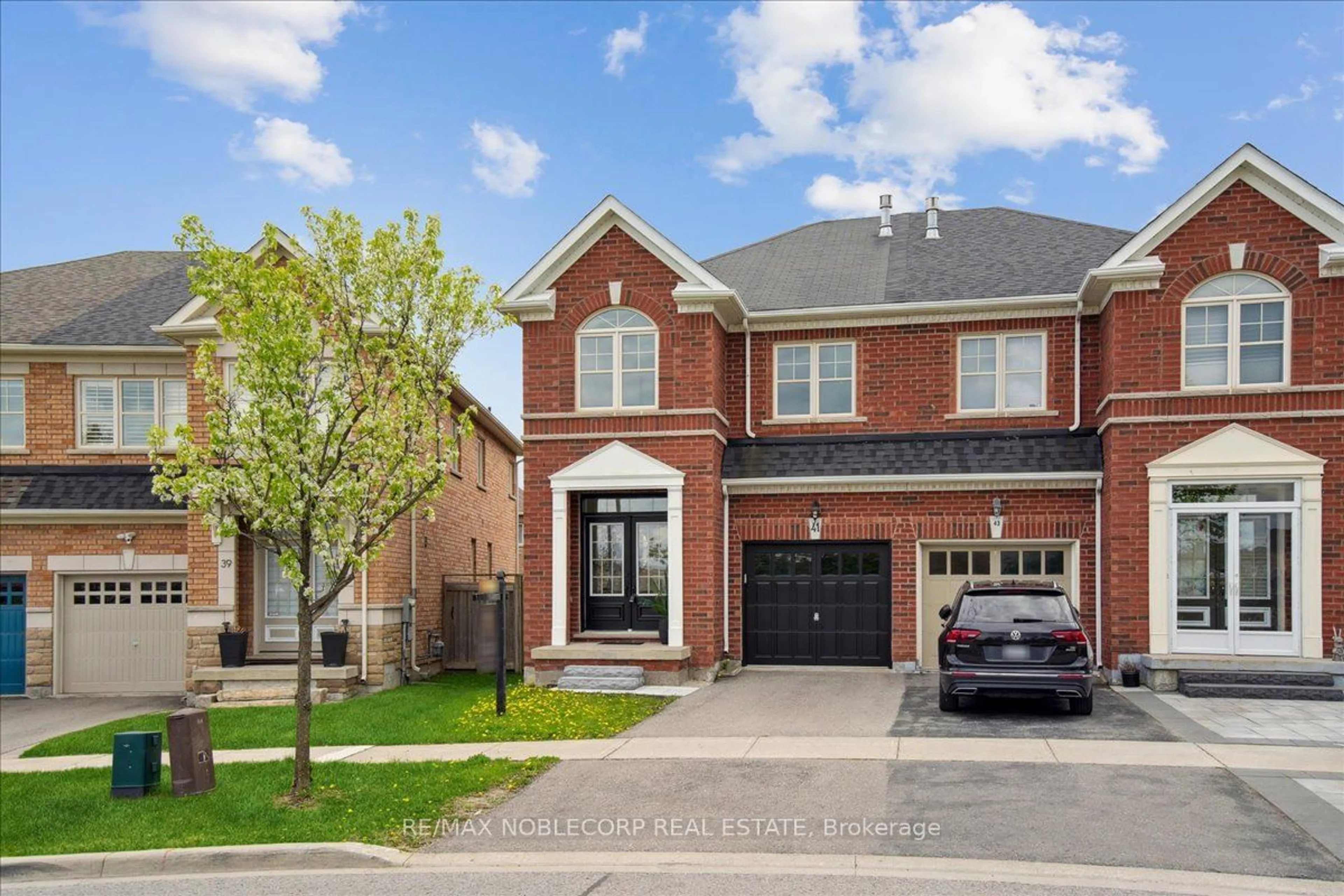 Home with brick exterior material for 41 Robert Osprey Dr, Markham Ontario L6C 0L1