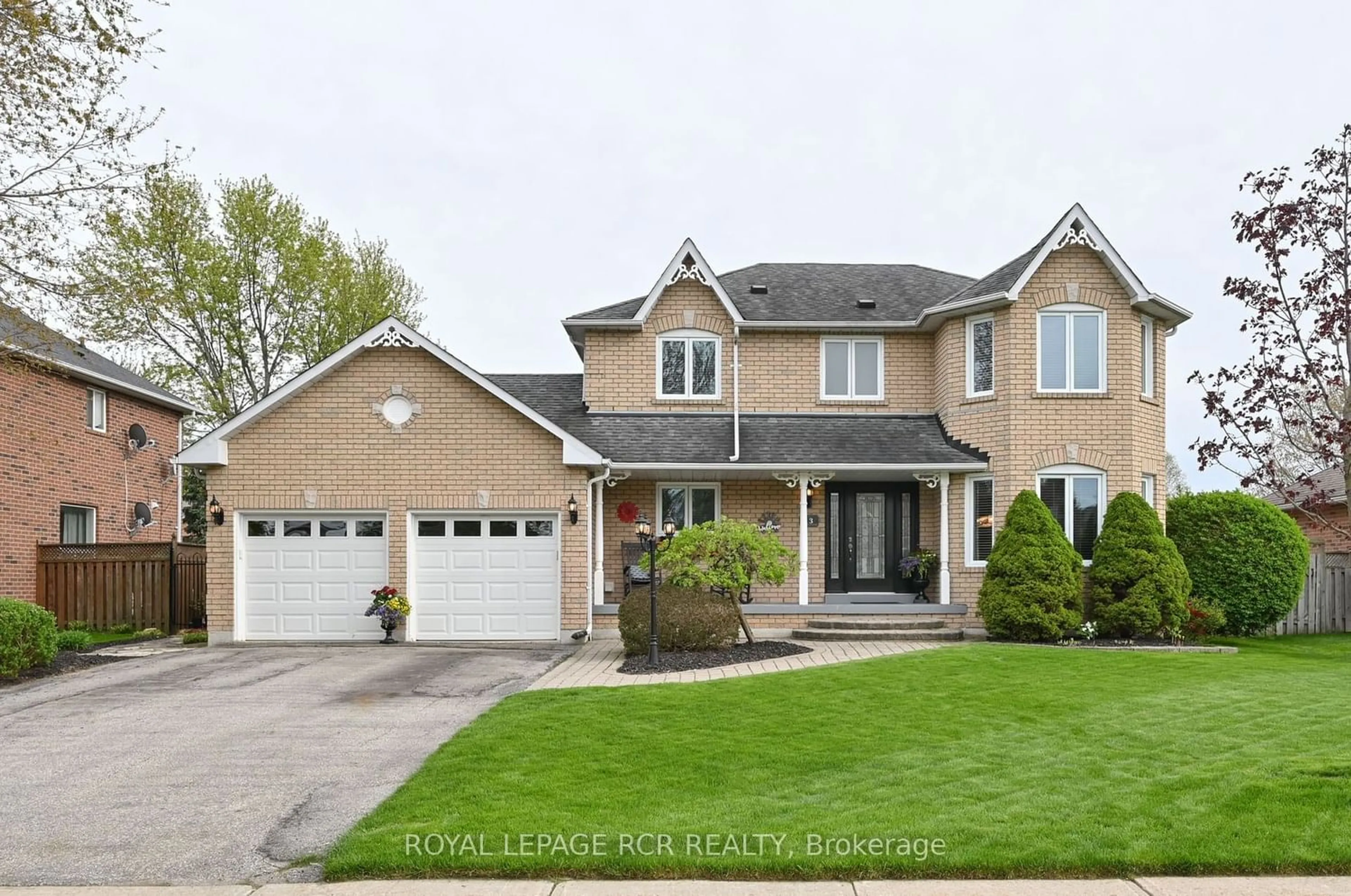 Frontside or backside of a home for 13 Dungey Cres, New Tecumseth Ontario L9R 1X5