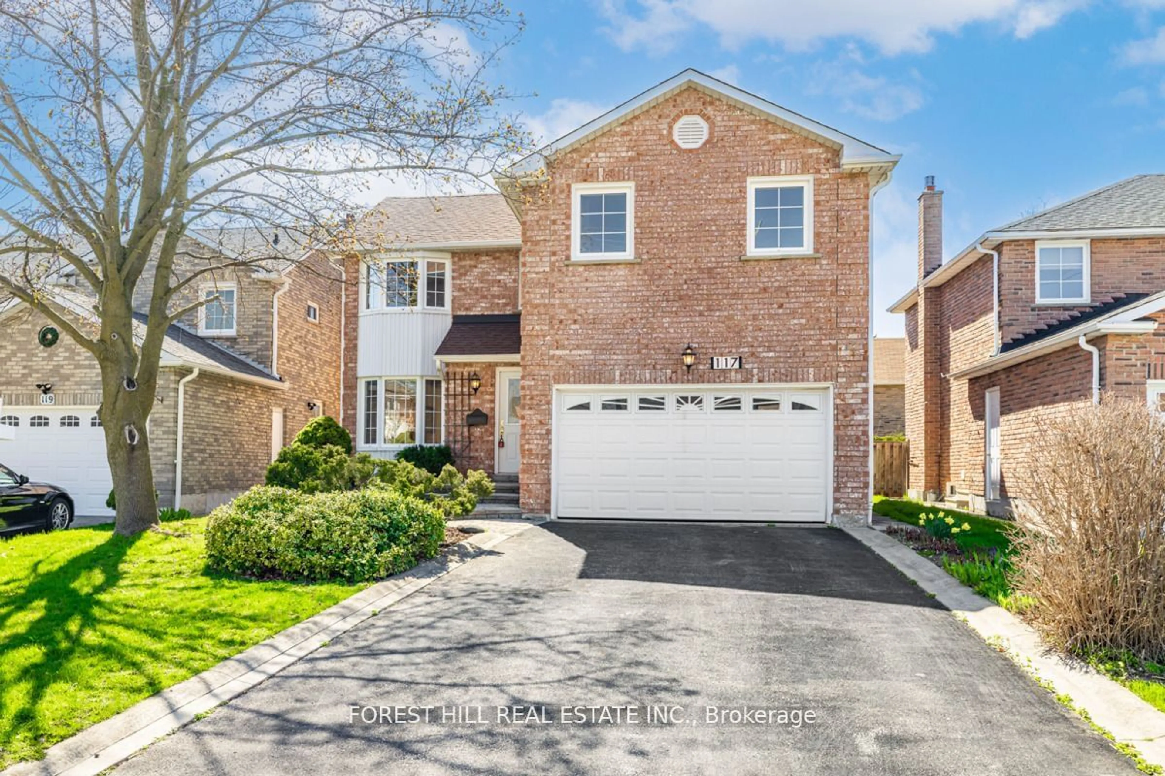 Home with brick exterior material for 117 Eleanor Circ, Richmond Hill Ontario L4C 6K6