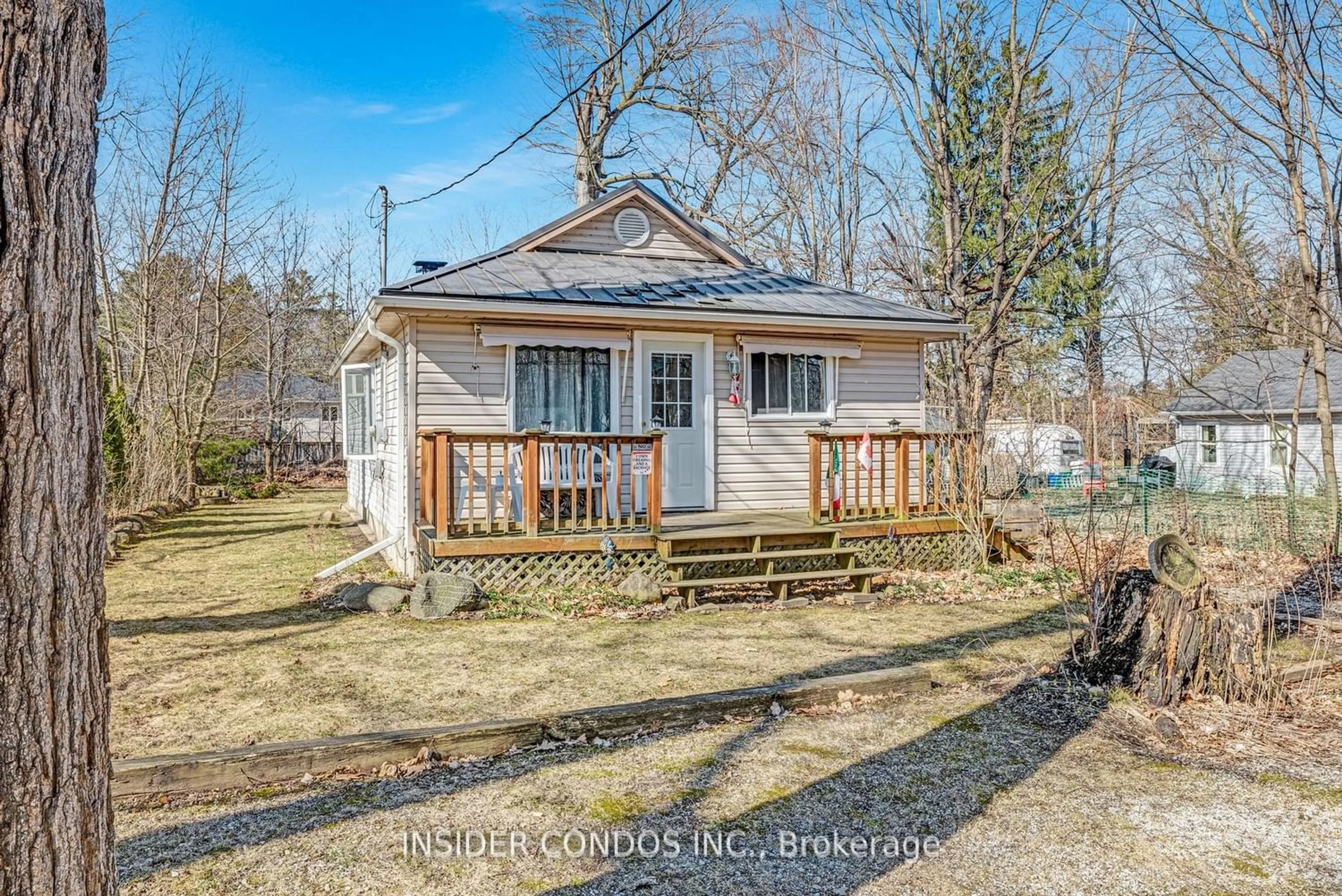 Cottage for 3944 Algonquin Ave, Innisfil Ontario L9S 2M1