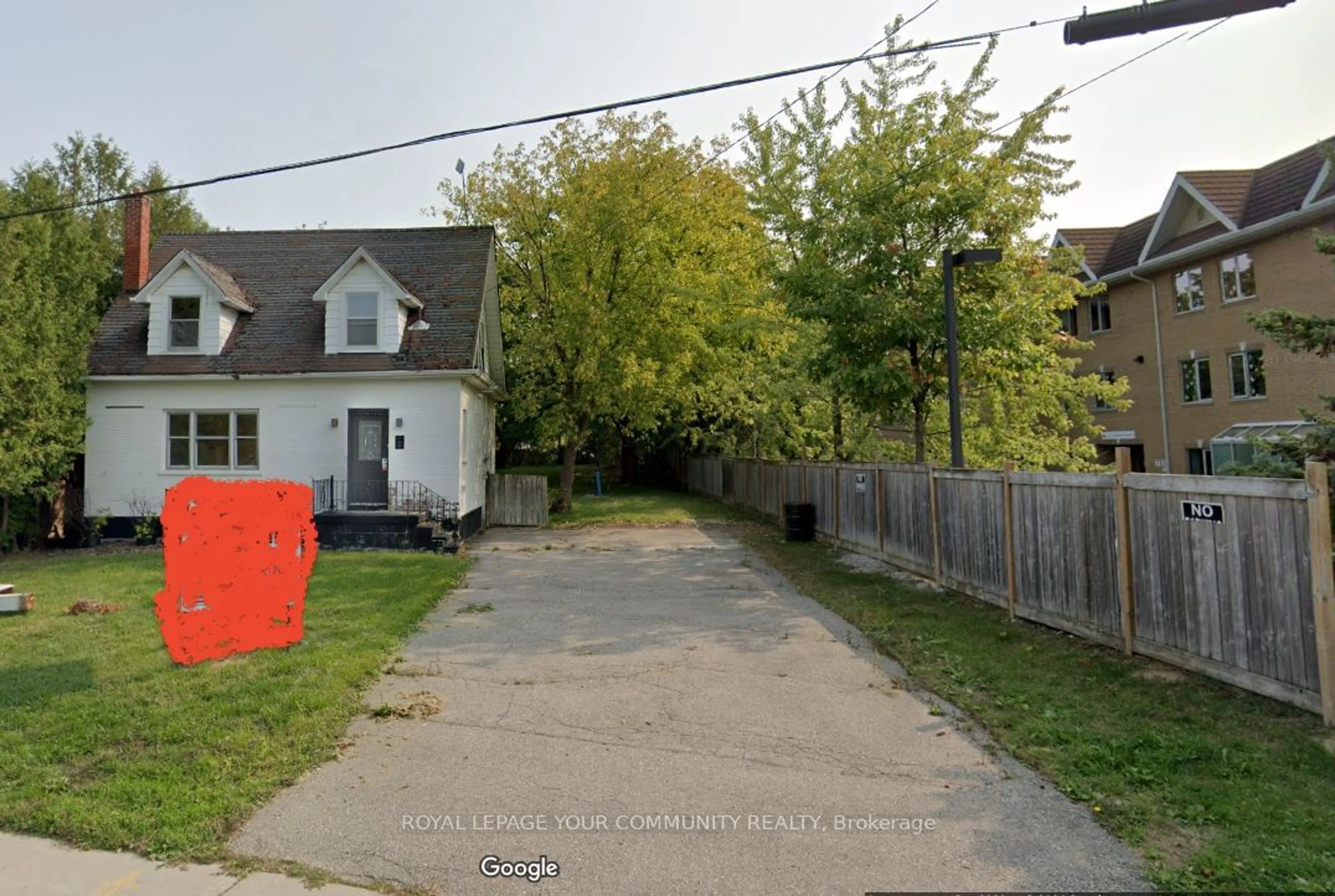 Street view for 29 George St, Aurora Ontario L4G 2S1