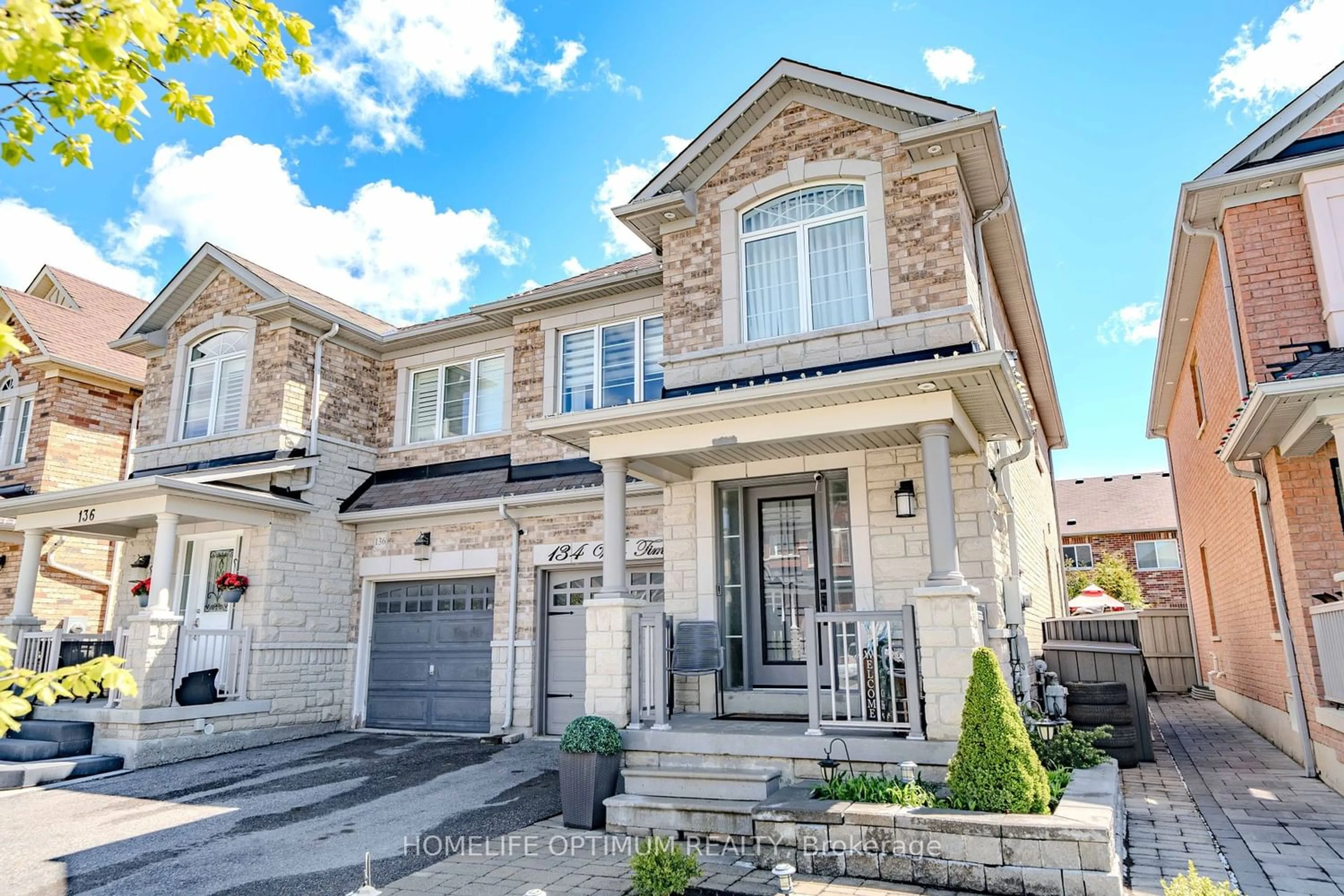 Home with brick exterior material for 134 Win Timbers Cres, Whitchurch-Stouffville Ontario L4A 0Z1