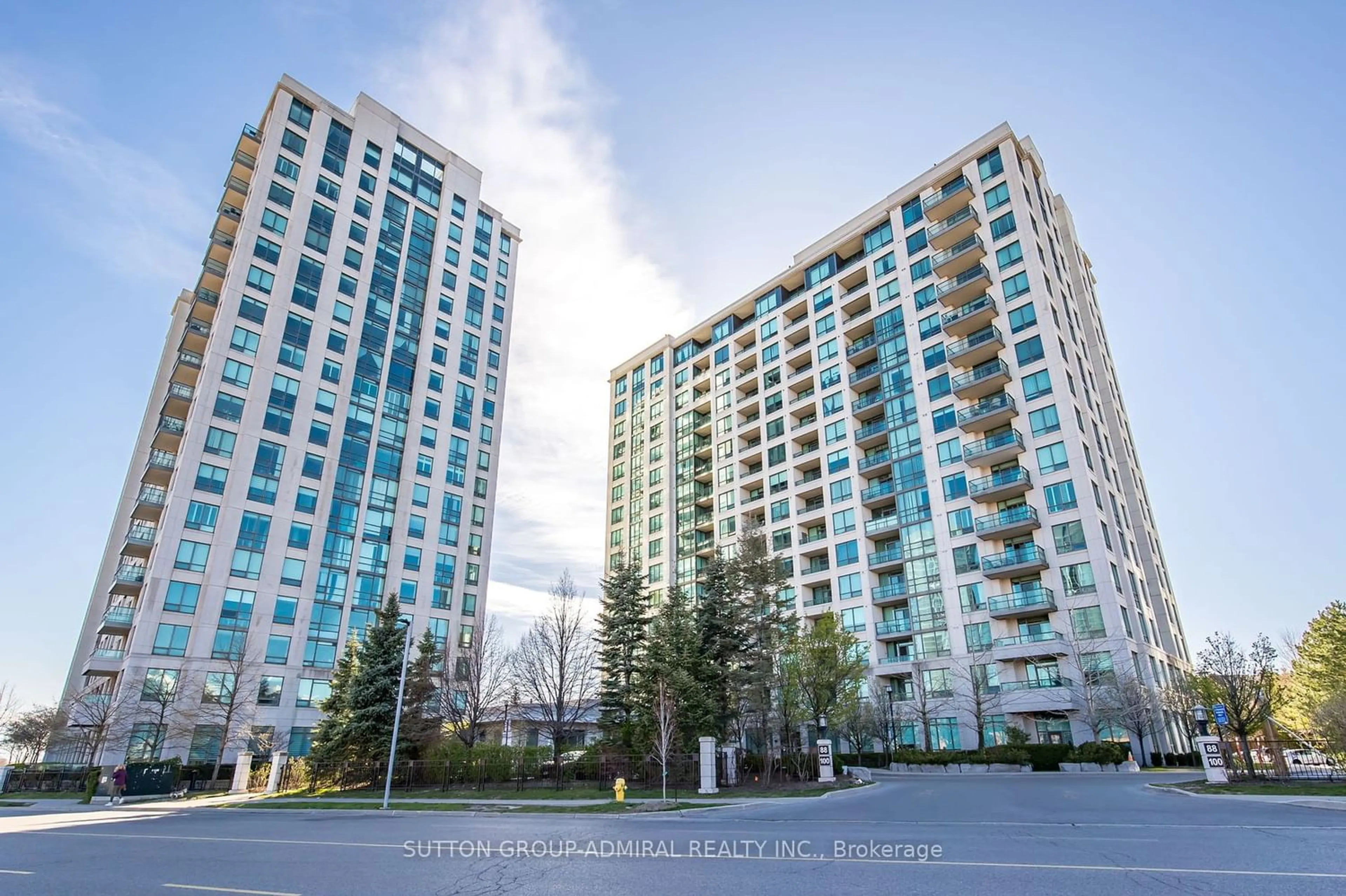 A pic from exterior of the house or condo for 100 Promenade Circ #203, Vaughan Ontario L4J 7W7
