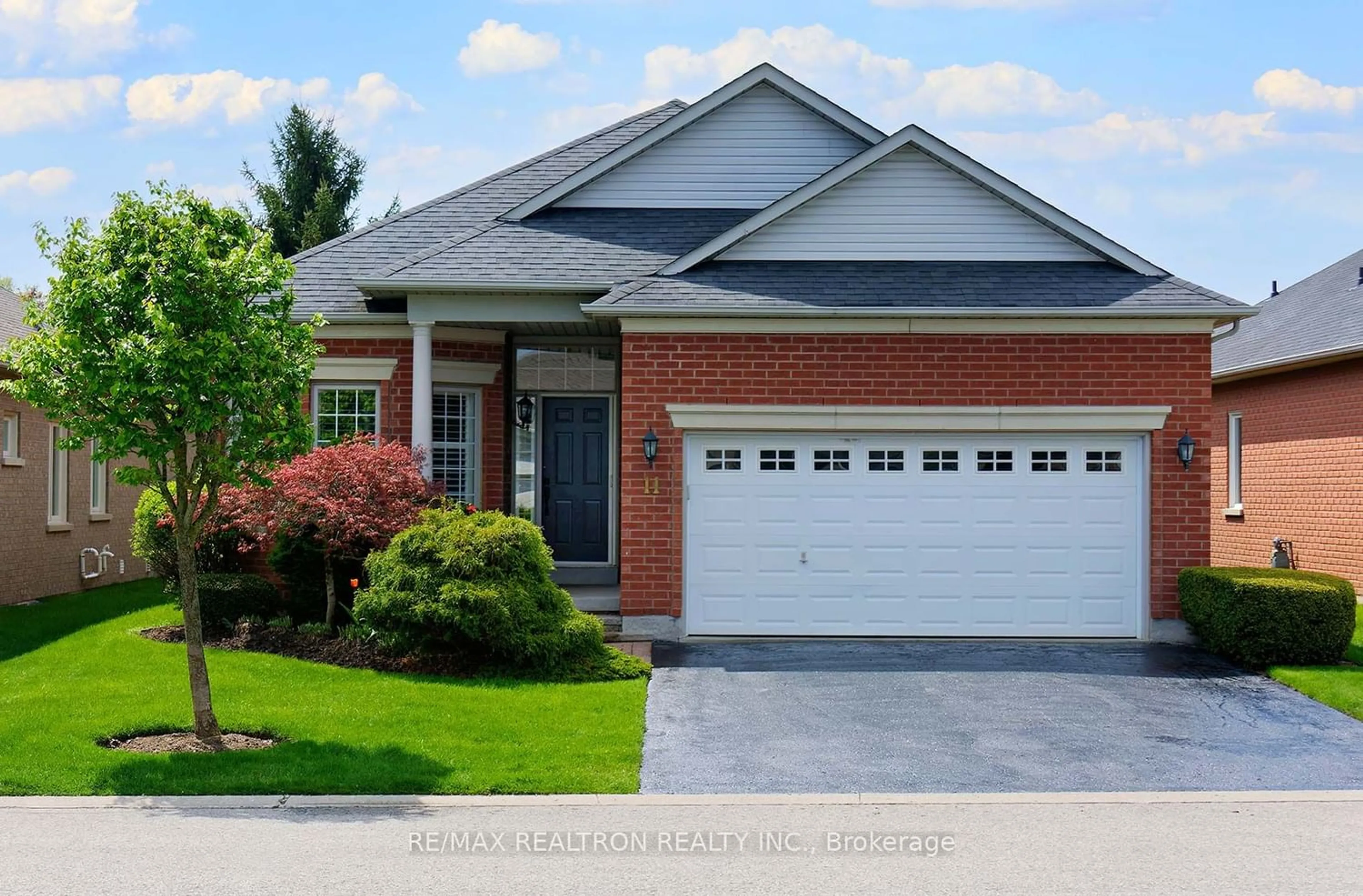 Home with brick exterior material for 11 Couples Gallery, Whitchurch-Stouffville Ontario L4A 1M6