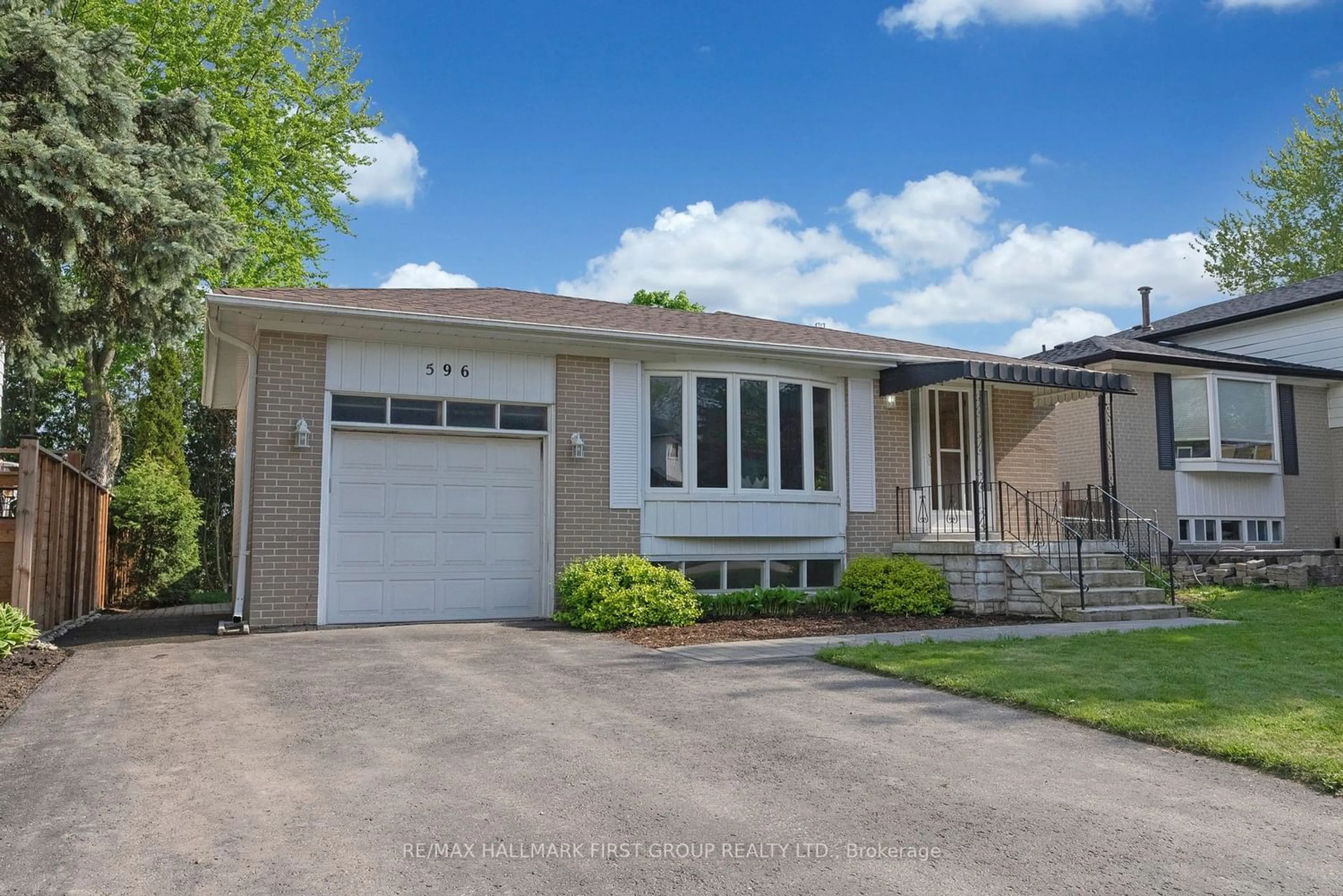 Frontside or backside of a home for 596 Rupert Ave, Whitchurch-Stouffville Ontario L4A 1W2