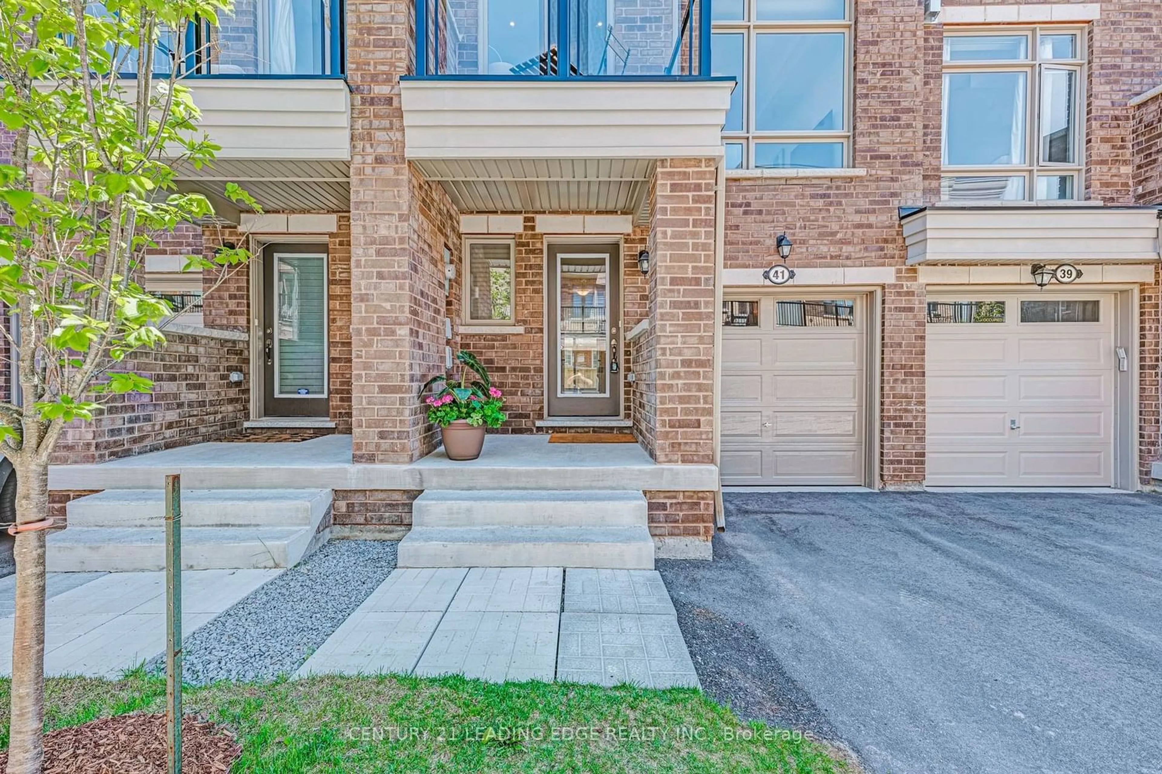 Home with brick exterior material for 41 Drover Circ, Whitchurch-Stouffville Ontario L4A 4X2