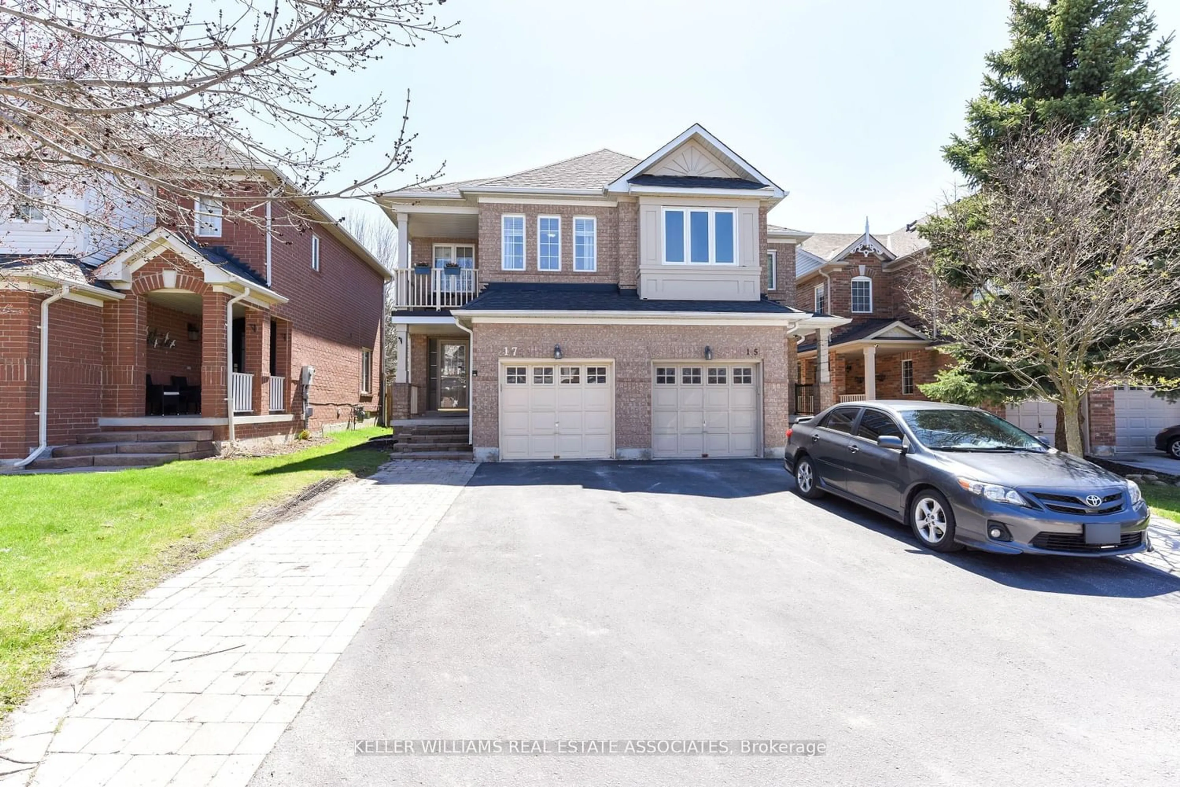 Home with brick exterior material for 17 Baywell Cres, Aurora Ontario L4G 7M5