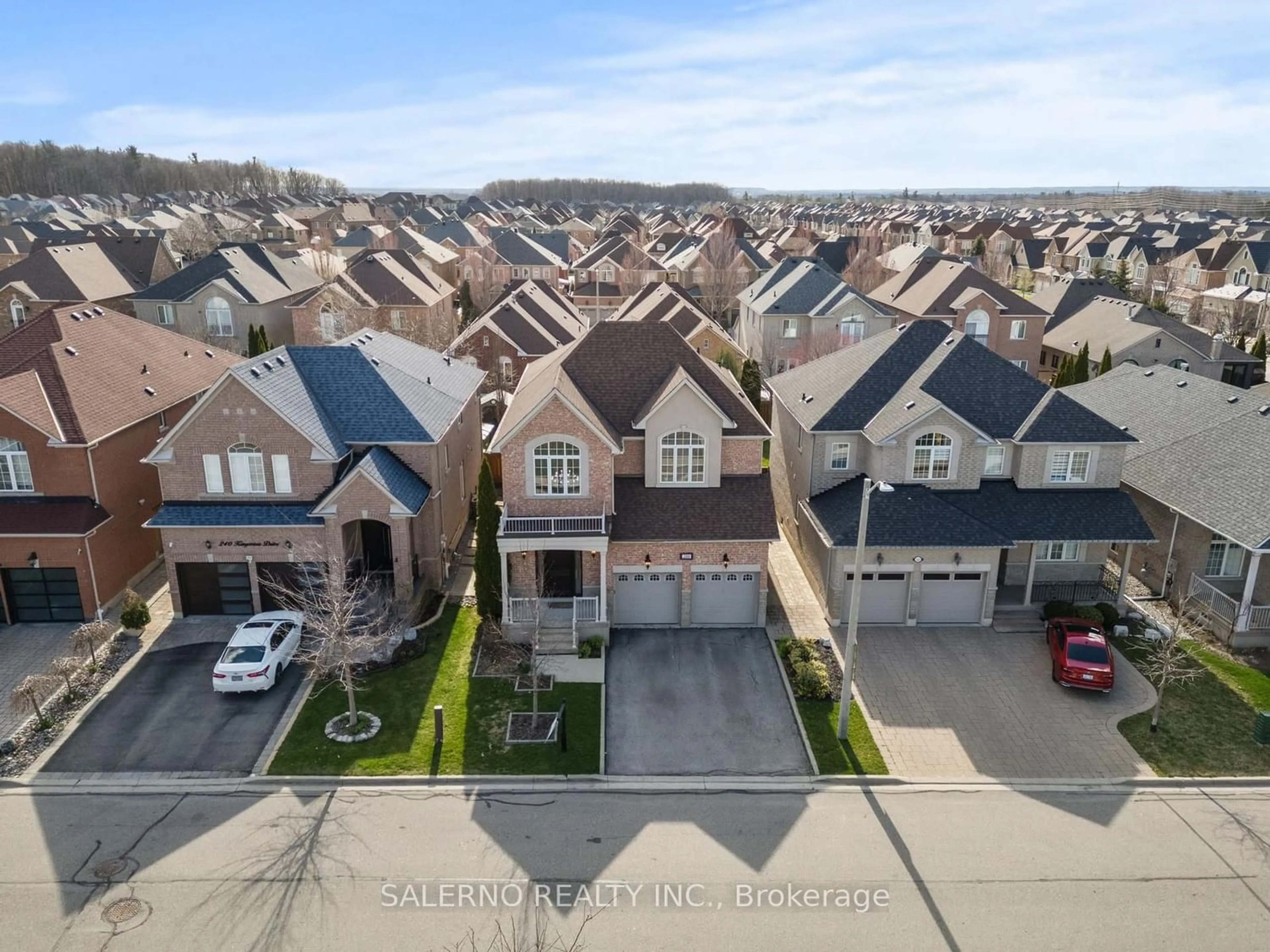 Frontside or backside of a home for 244 Kingsview Dr, Vaughan Ontario L4H 3B9