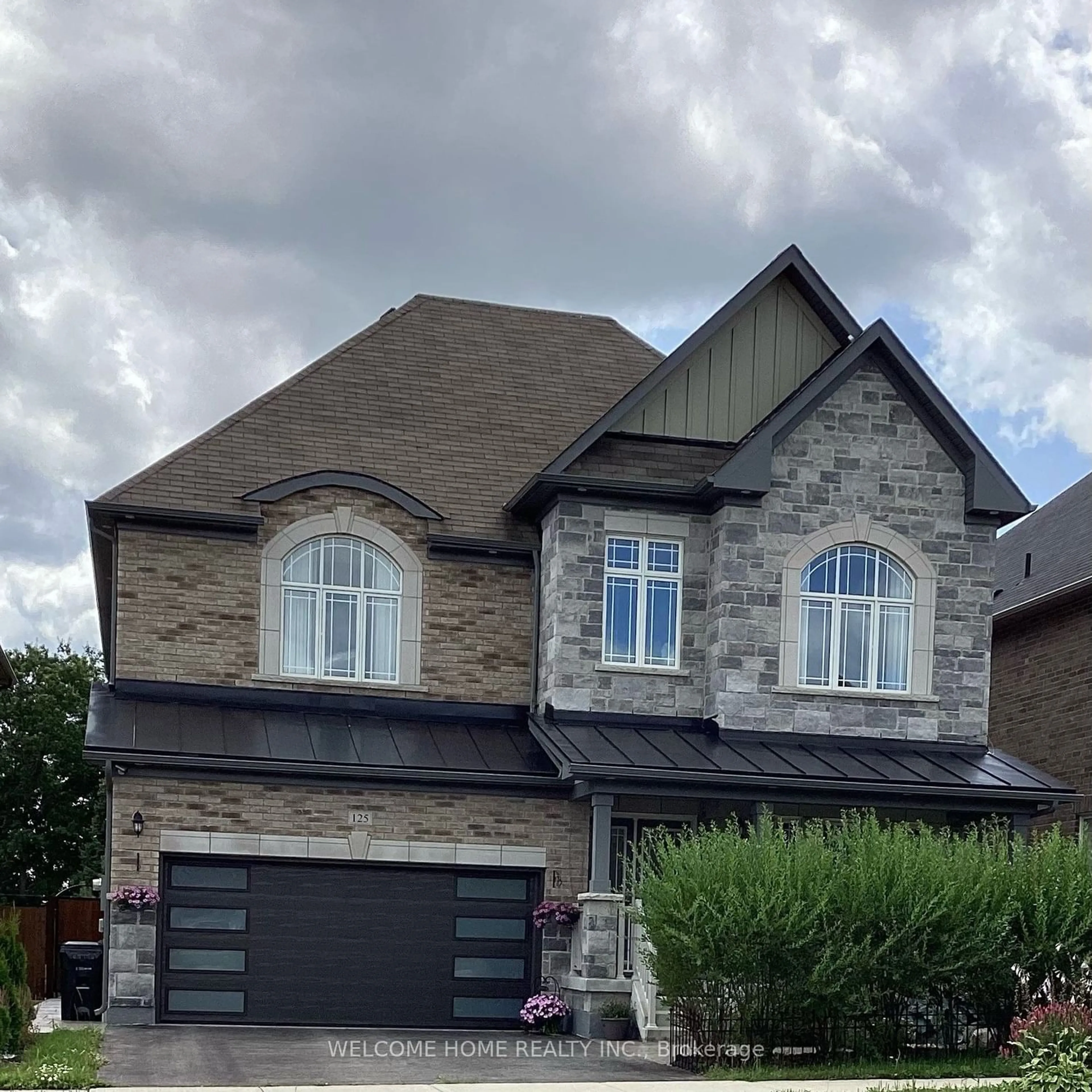 Home with brick exterior material for 125 Gardiner Dr, Bradford West Gwillimbury Ontario L3Z 0J6