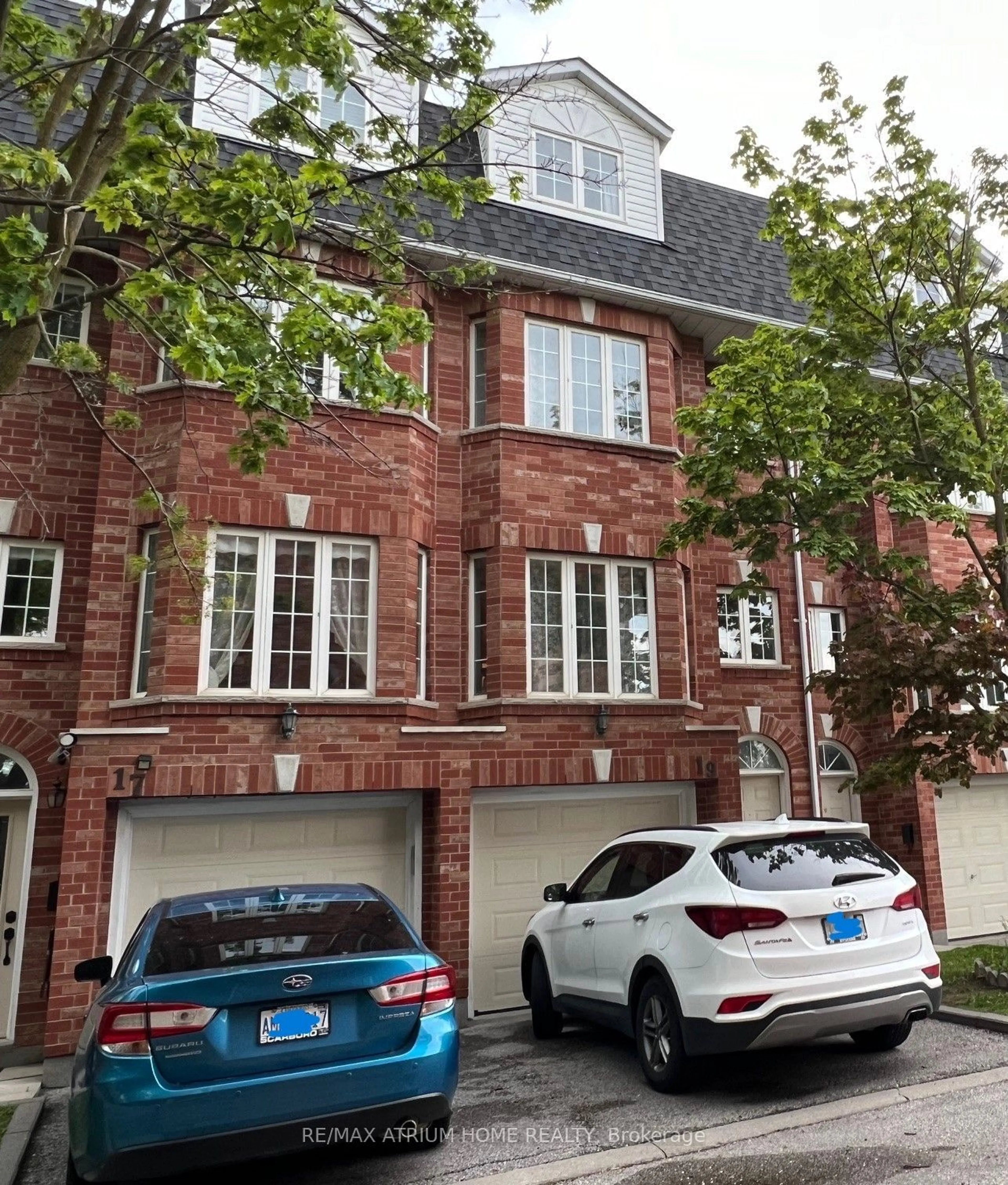 A pic from exterior of the house or condo for 19 Bethune Way, Markham Ontario L3S 4A5