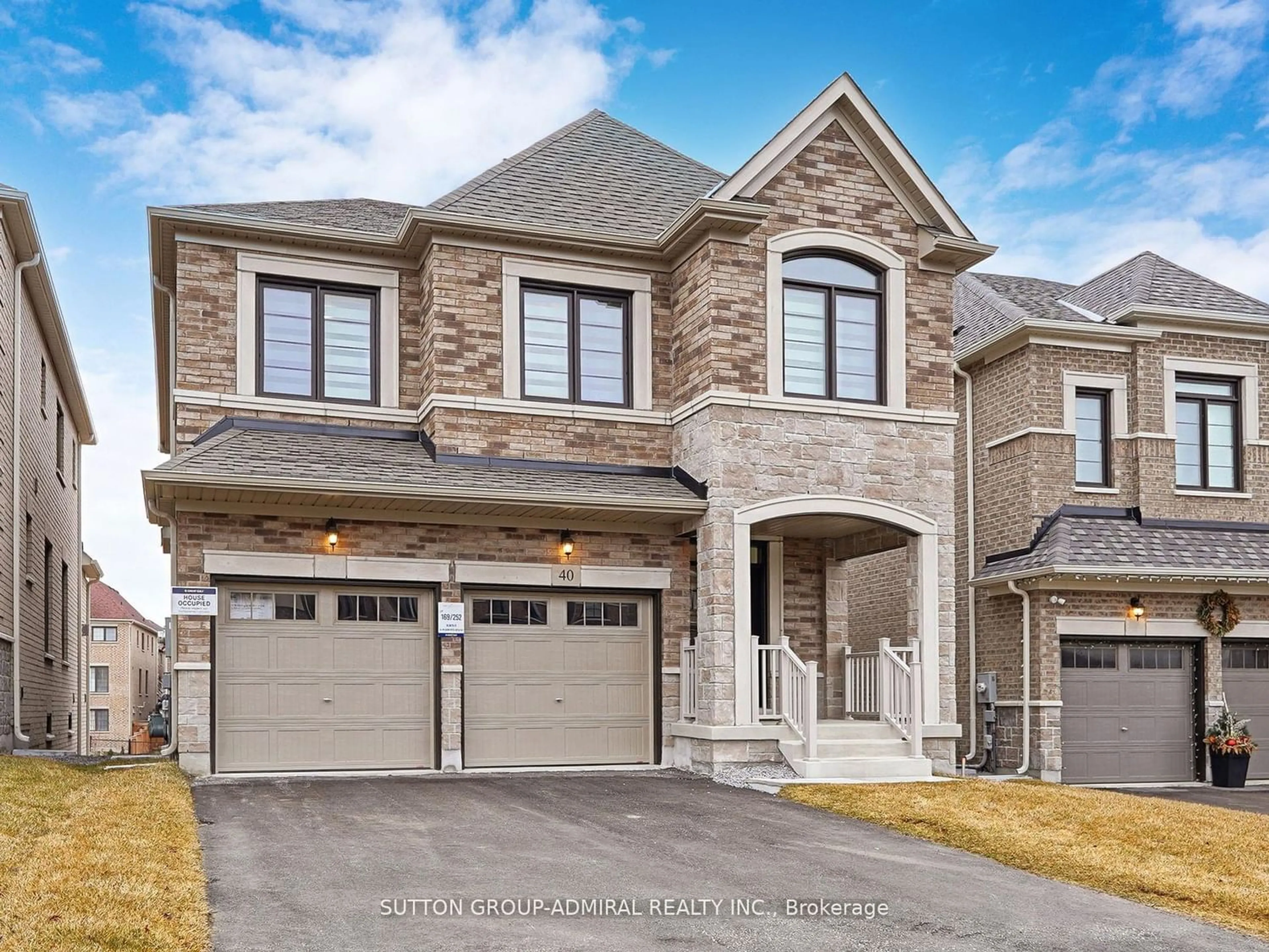 Home with brick exterior material for 40 Meadow Vista Cres, East Gwillimbury Ontario L9N 0T4