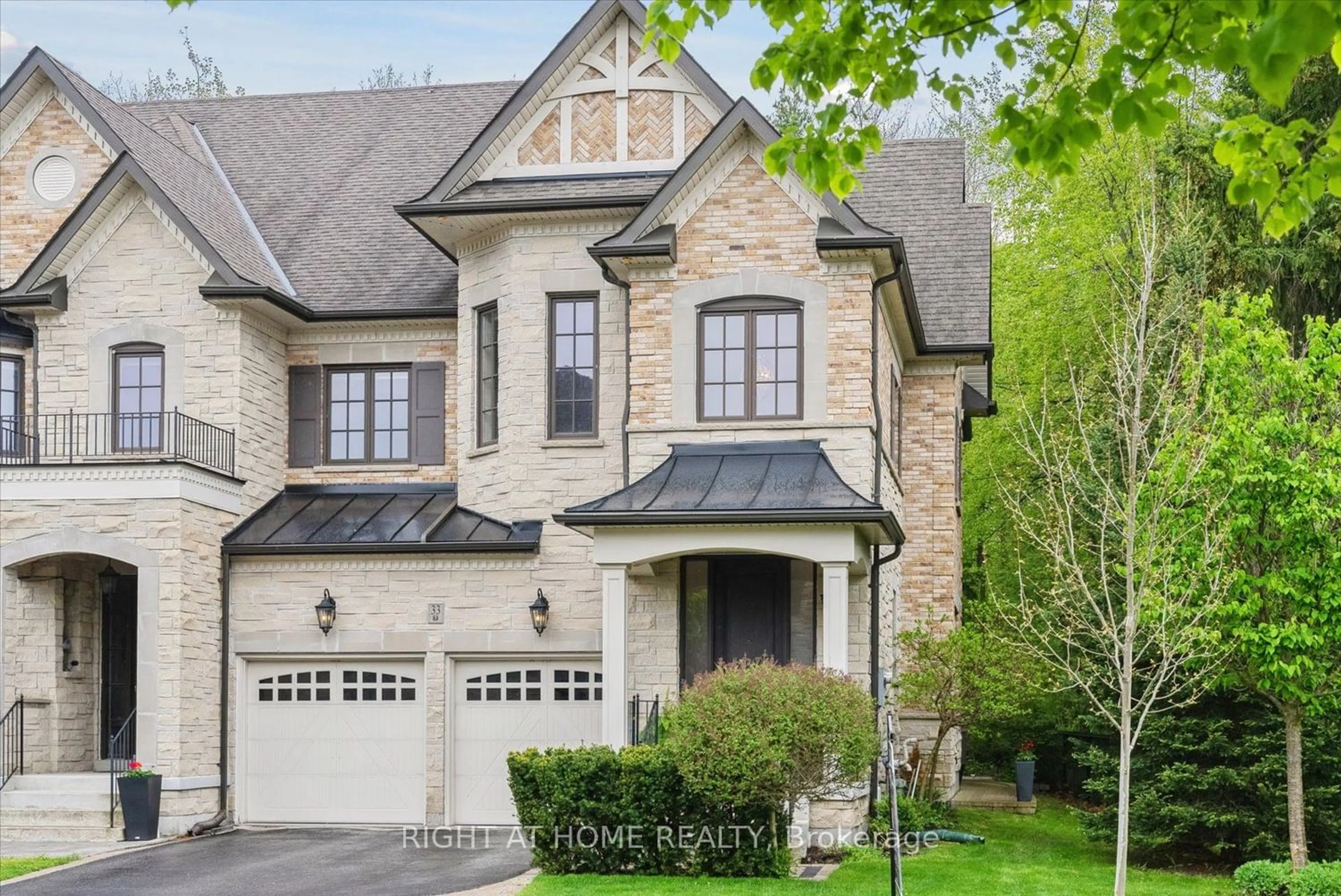 Home with brick exterior material for 33 Jenny Thompson Crt, Richmond Hill Ontario L4S 0E7