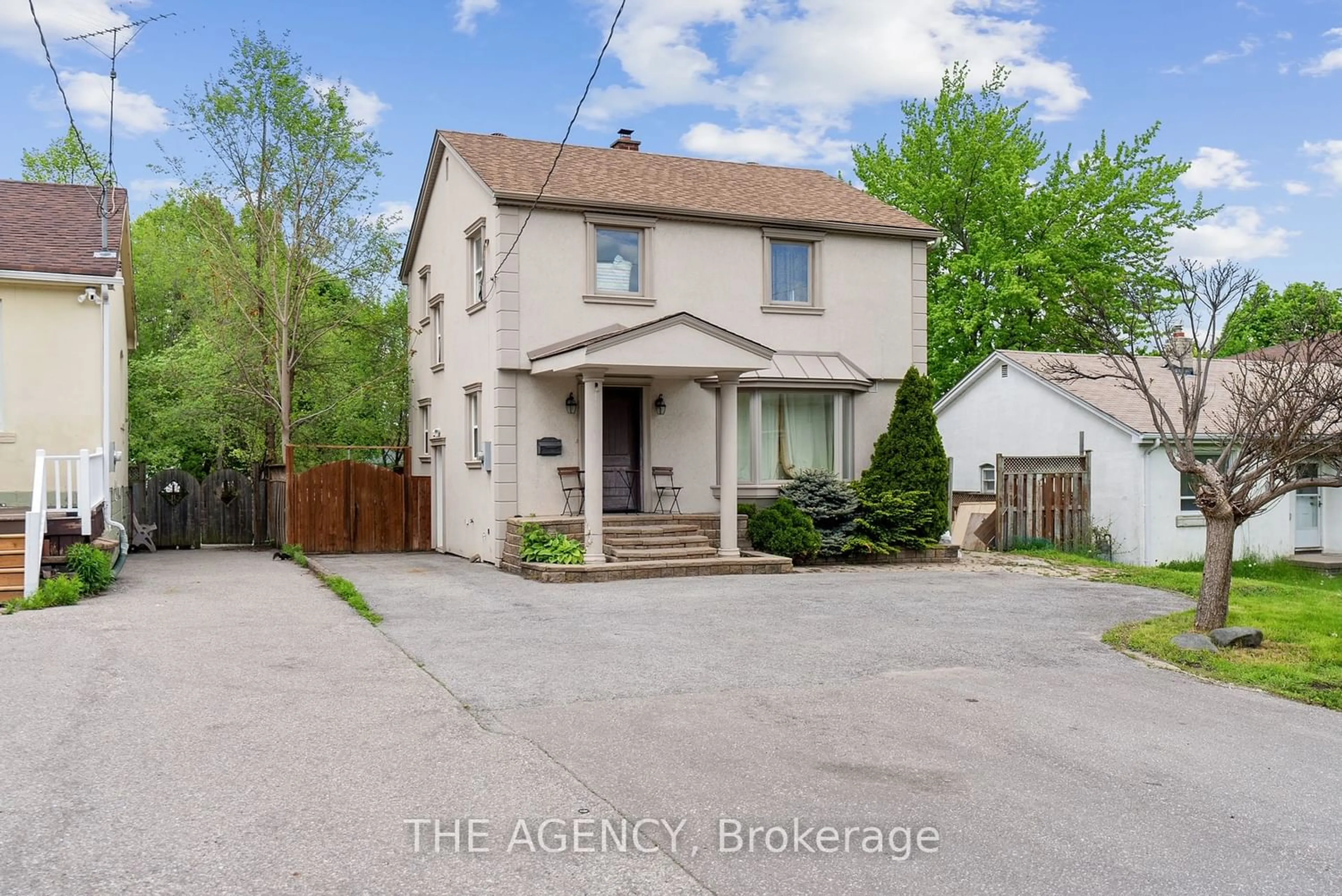 Frontside or backside of a home for 72 Woodward Ave, Markham Ontario L3T 1E7
