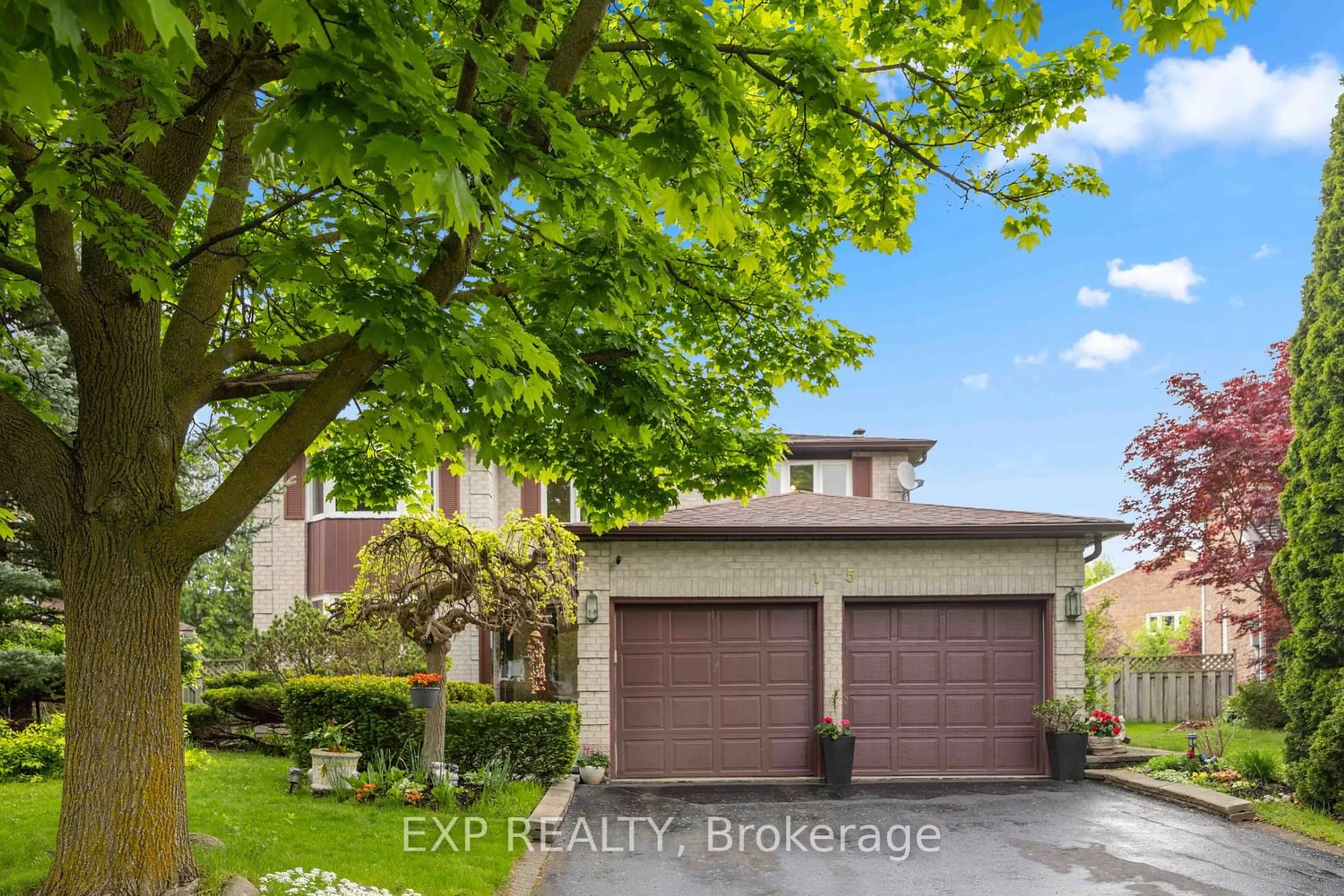 Frontside or backside of a home for 15 Whittington Crt, Markham Ontario L3T 7C5