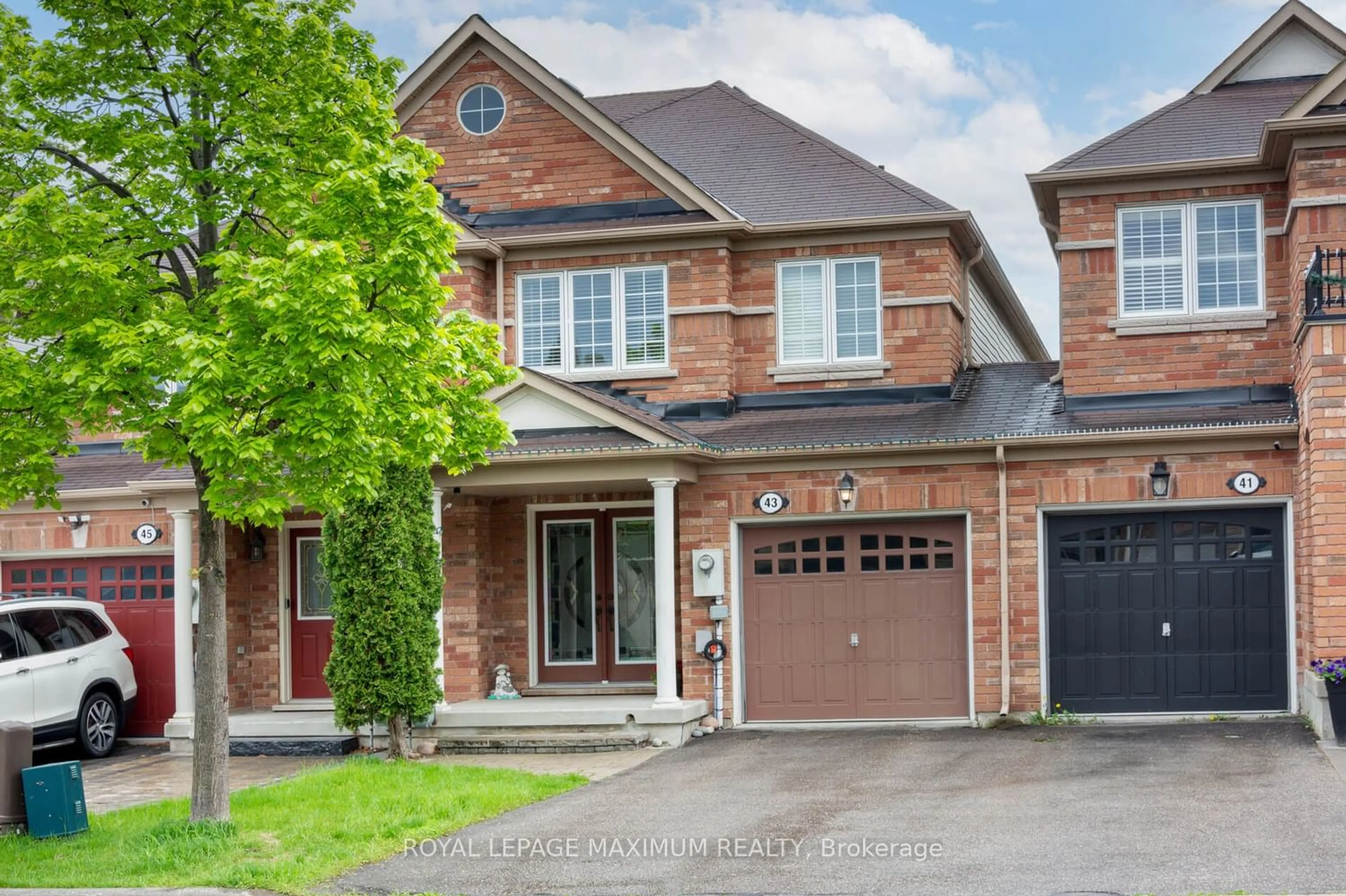 Home with brick exterior material for 43 Brahm Crt, Vaughan Ontario L4H 0K3