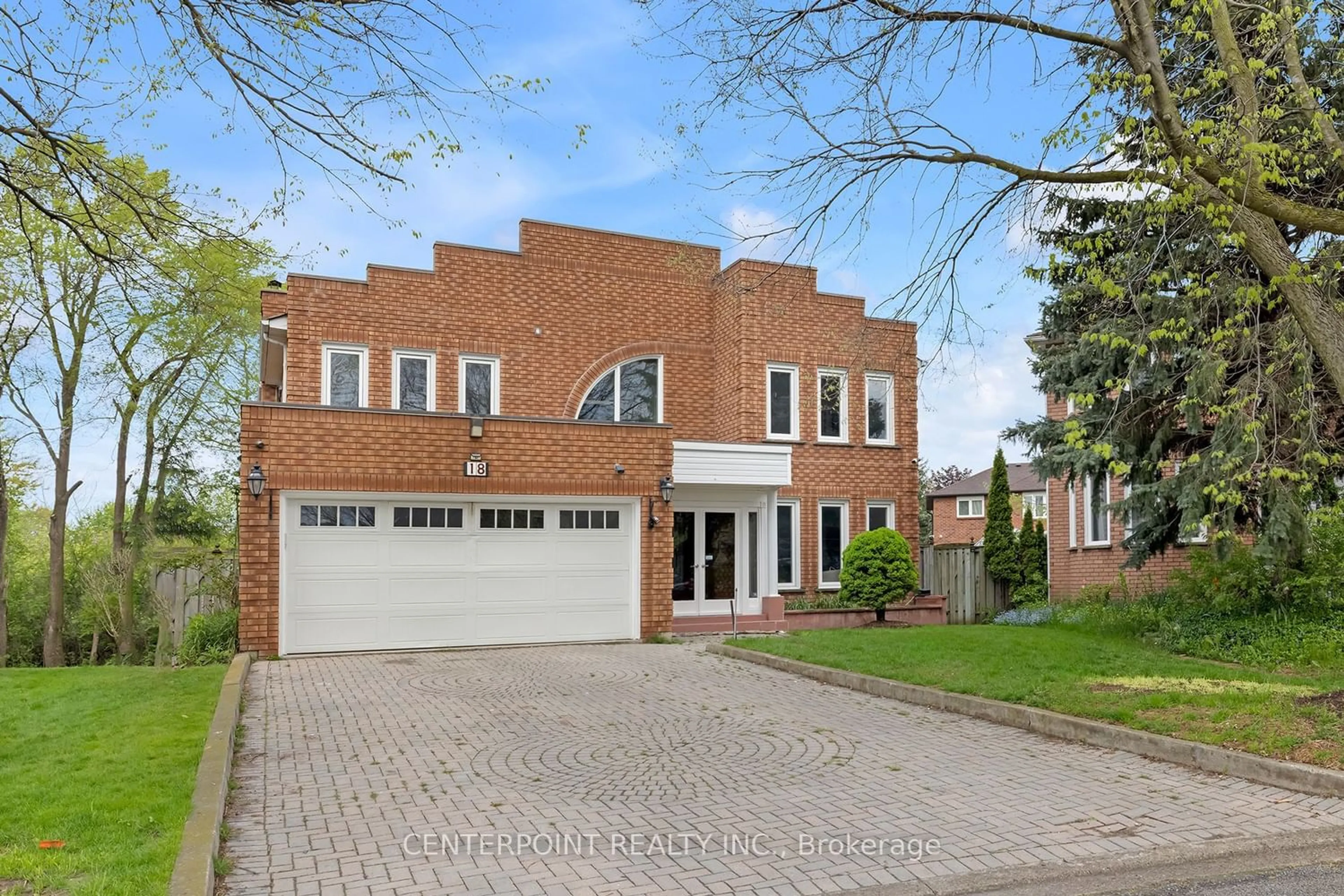 Home with brick exterior material for 18 Trinity Cres, Richmond Hill Ontario L4B 2S3