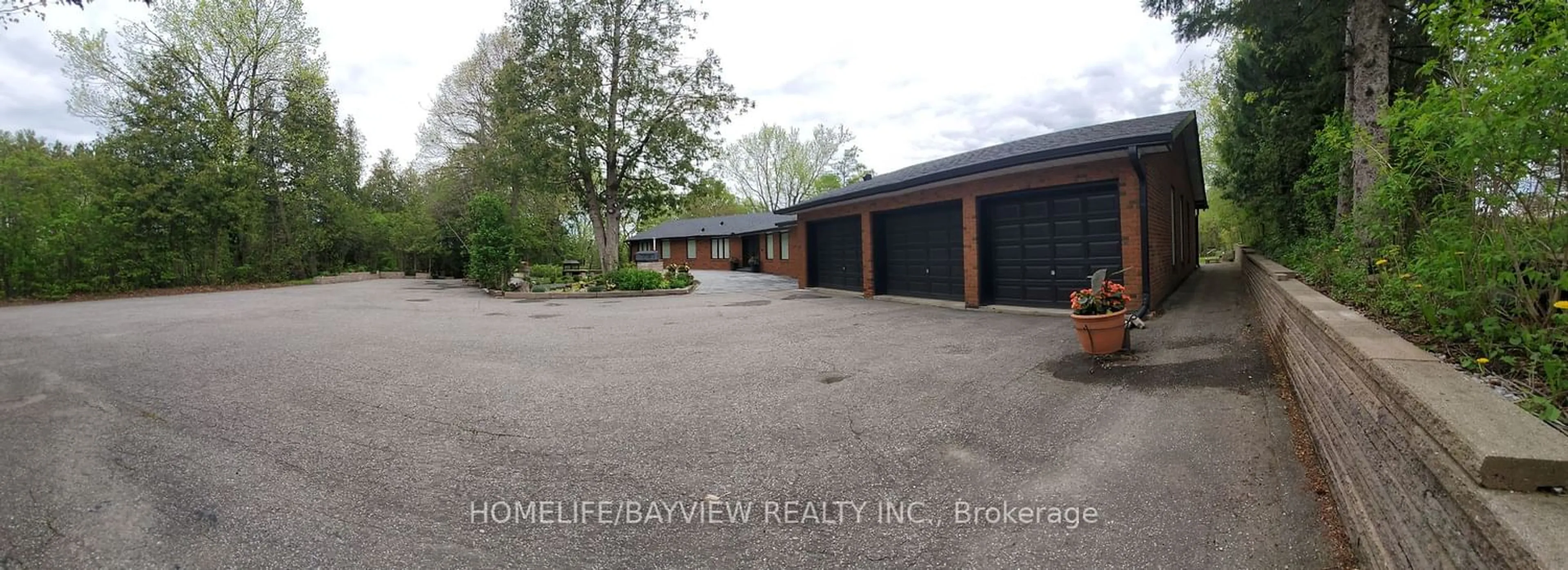 Patio for 12575 Weston Rd, King Ontario L7B 1K4