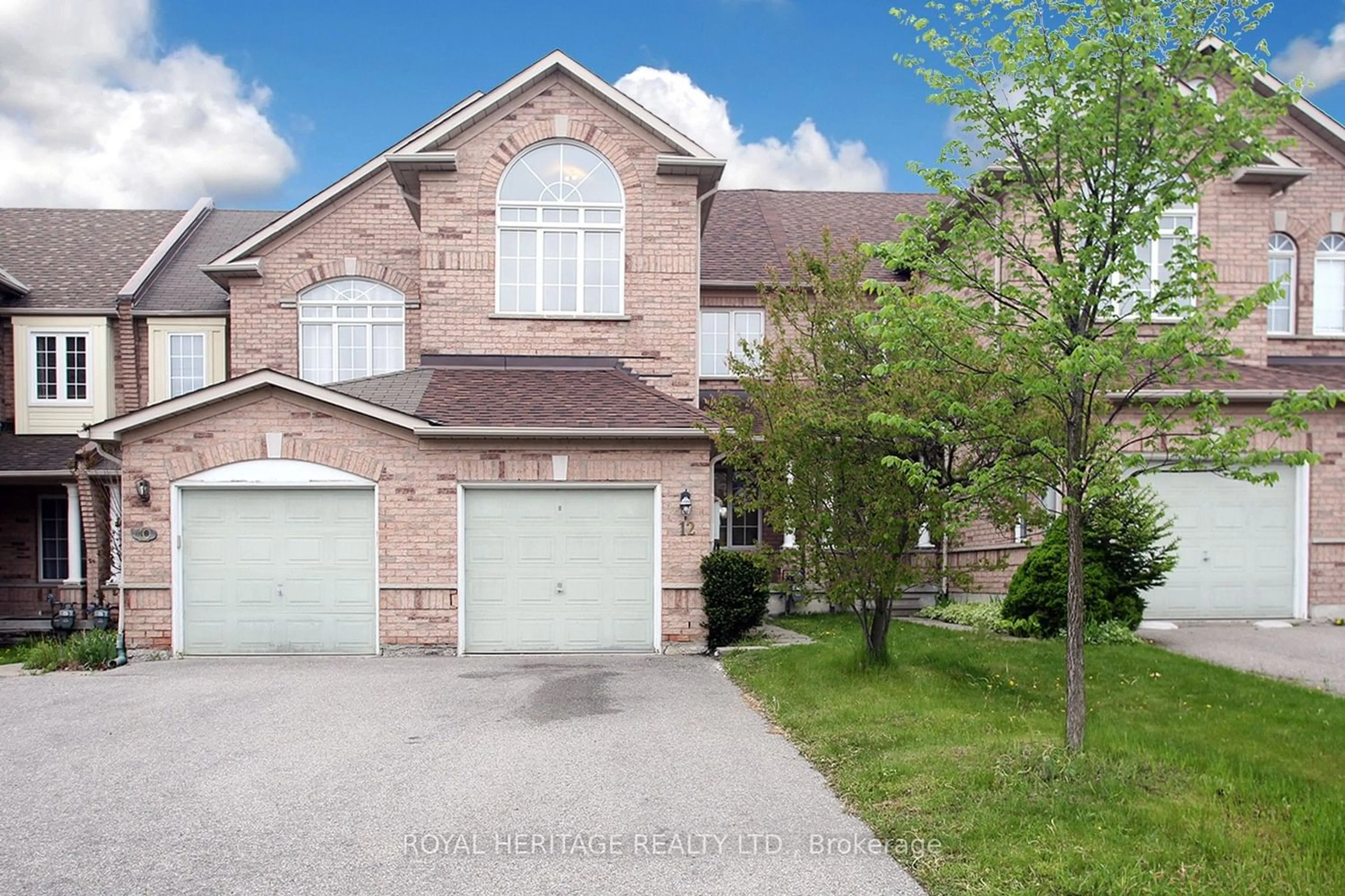 Frontside or backside of a home for 12 Debonair St, Richmond Hill Ontario L4C 0R2