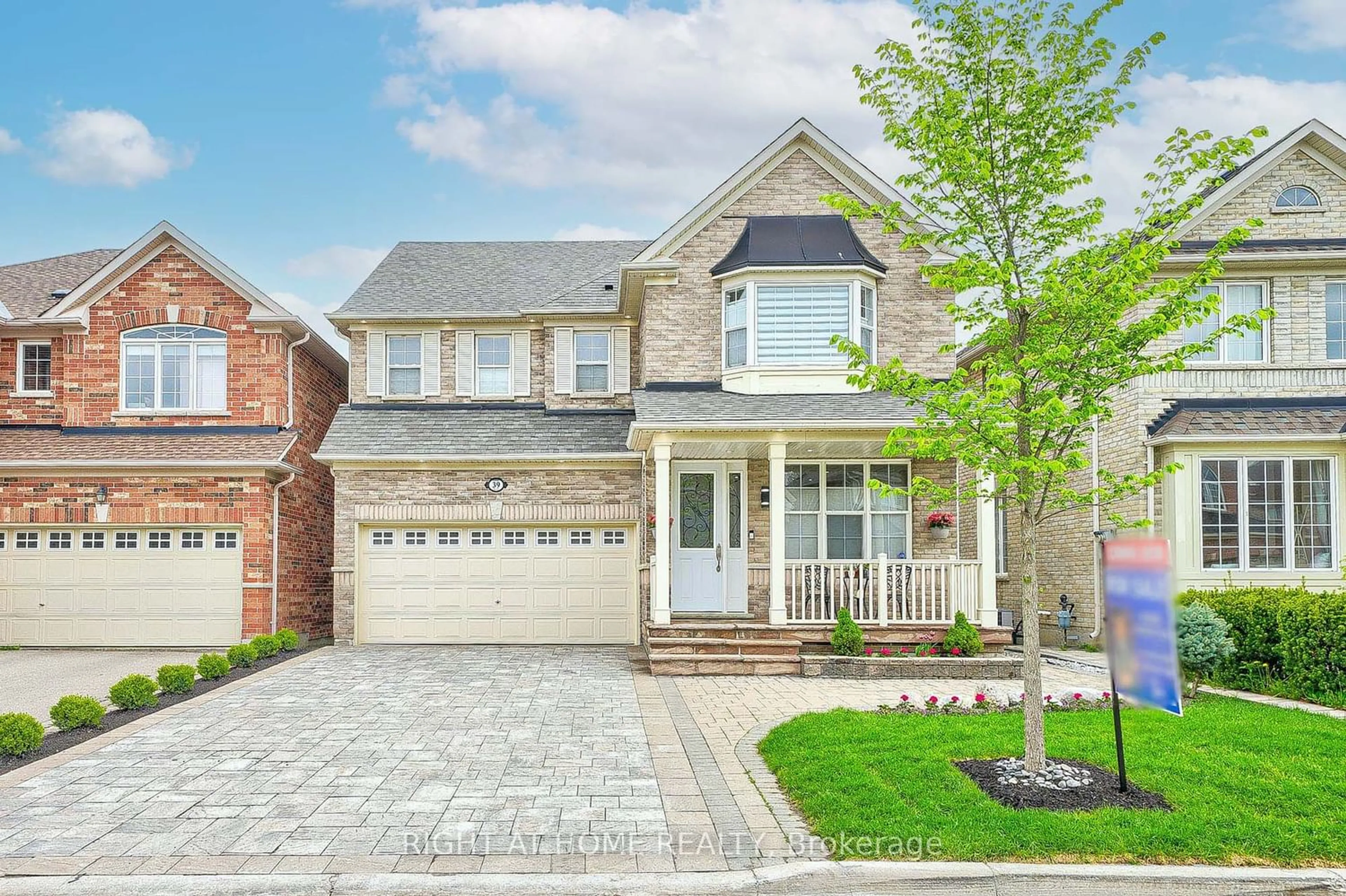 Home with brick exterior material for 39 Verdi Rd, Richmond Hill Ontario L4E 4P9