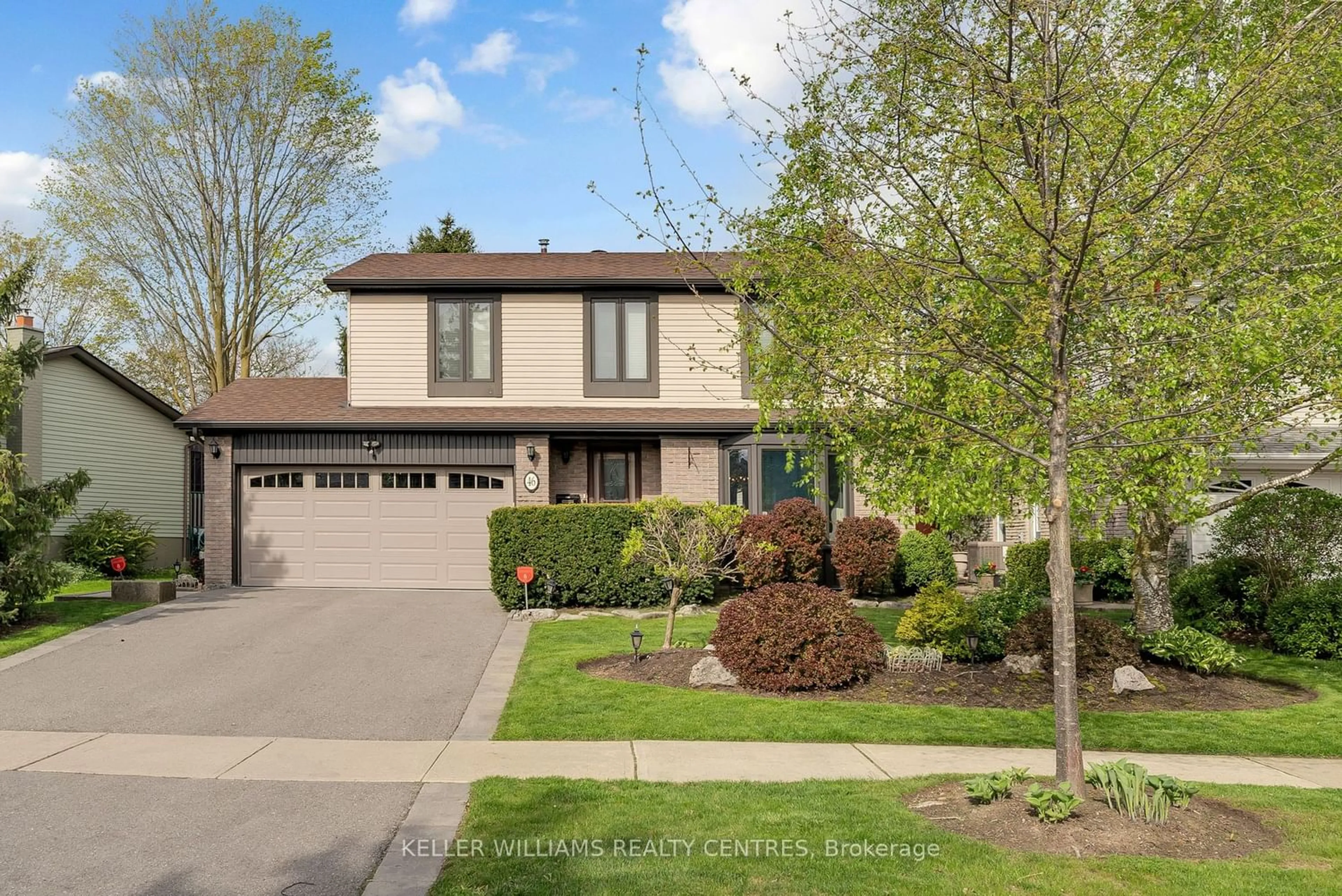 Frontside or backside of a home for 46 Sanderson Cres, Richmond Hill Ontario L4C 5L4
