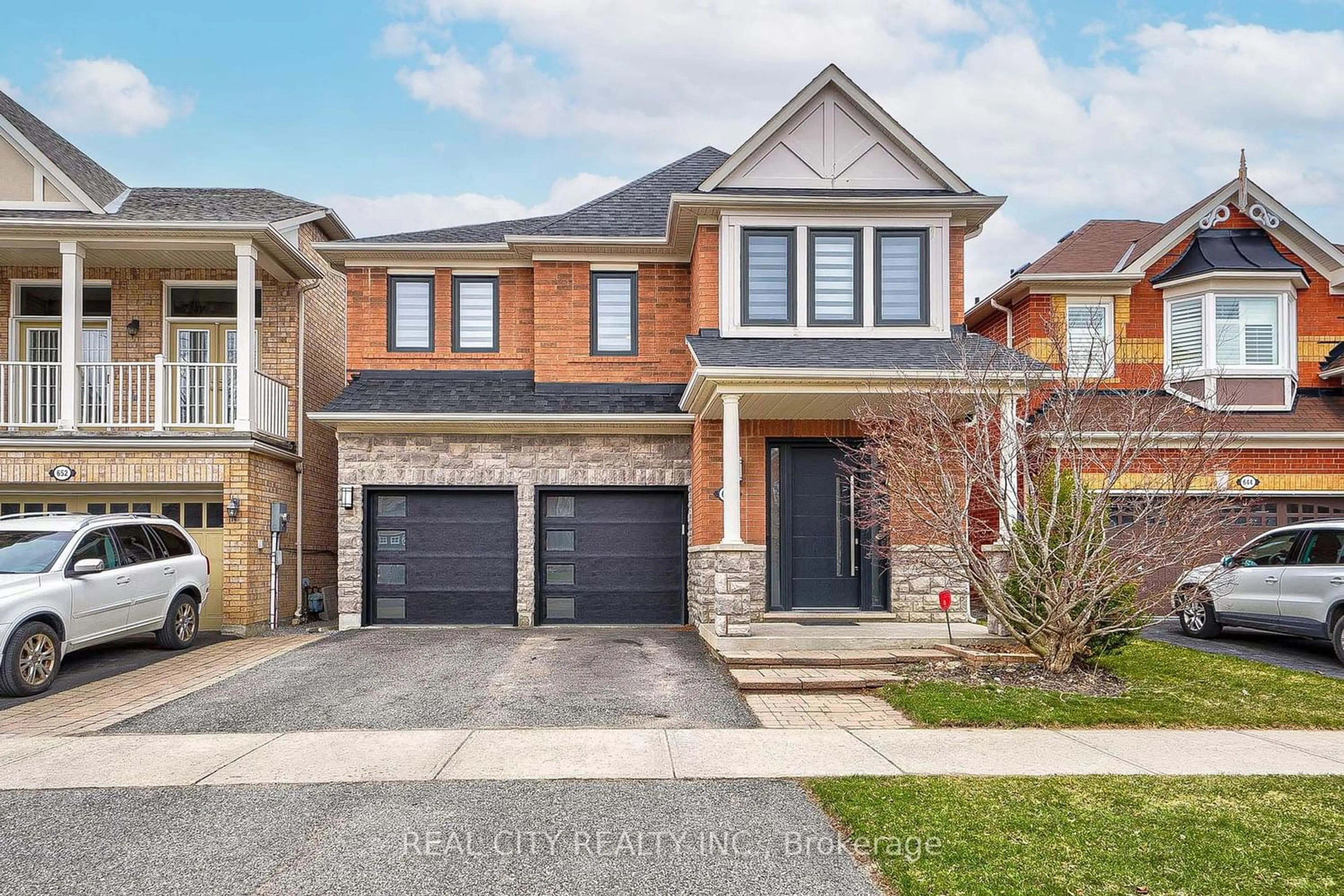 Home with brick exterior material for 648 Sandiford Dr, Whitchurch-Stouffville Ontario L4A 0G4