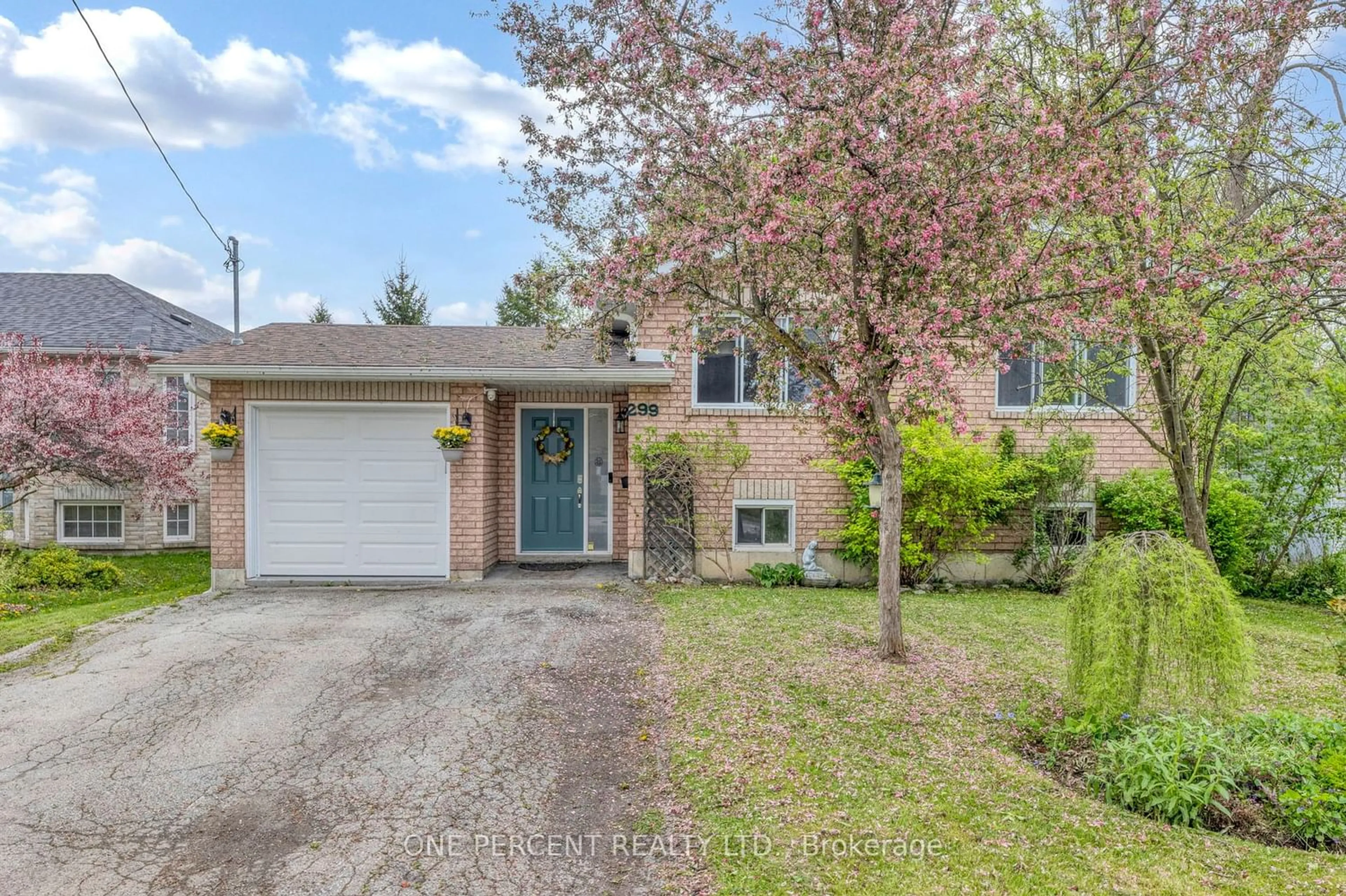 Frontside or backside of a home for 299 Cedarholme Ave, Georgina Ontario L4P 2W5