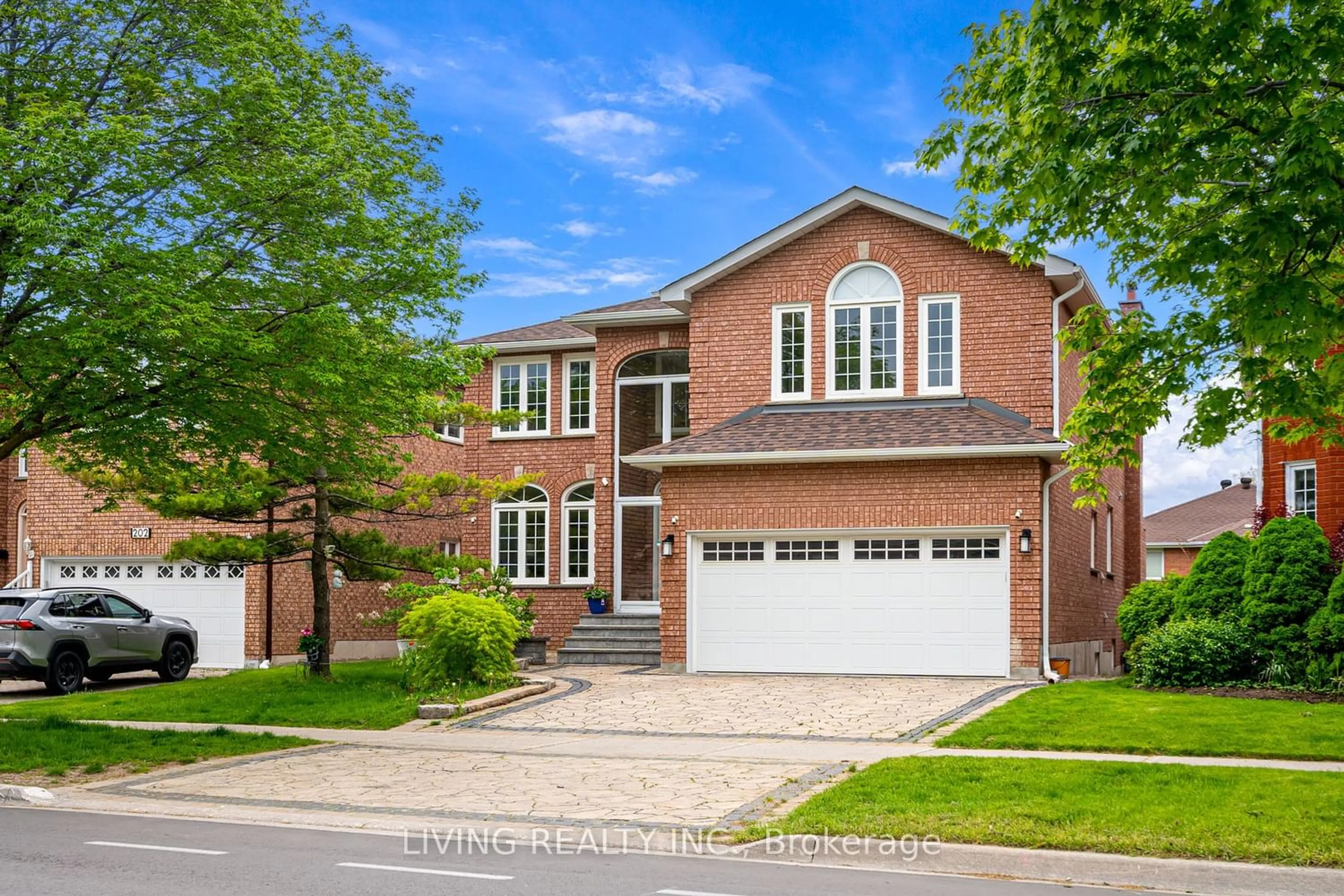 Home with brick exterior material for 204 Valleymede Dr, Richmond Hill Ontario L4B 3S4