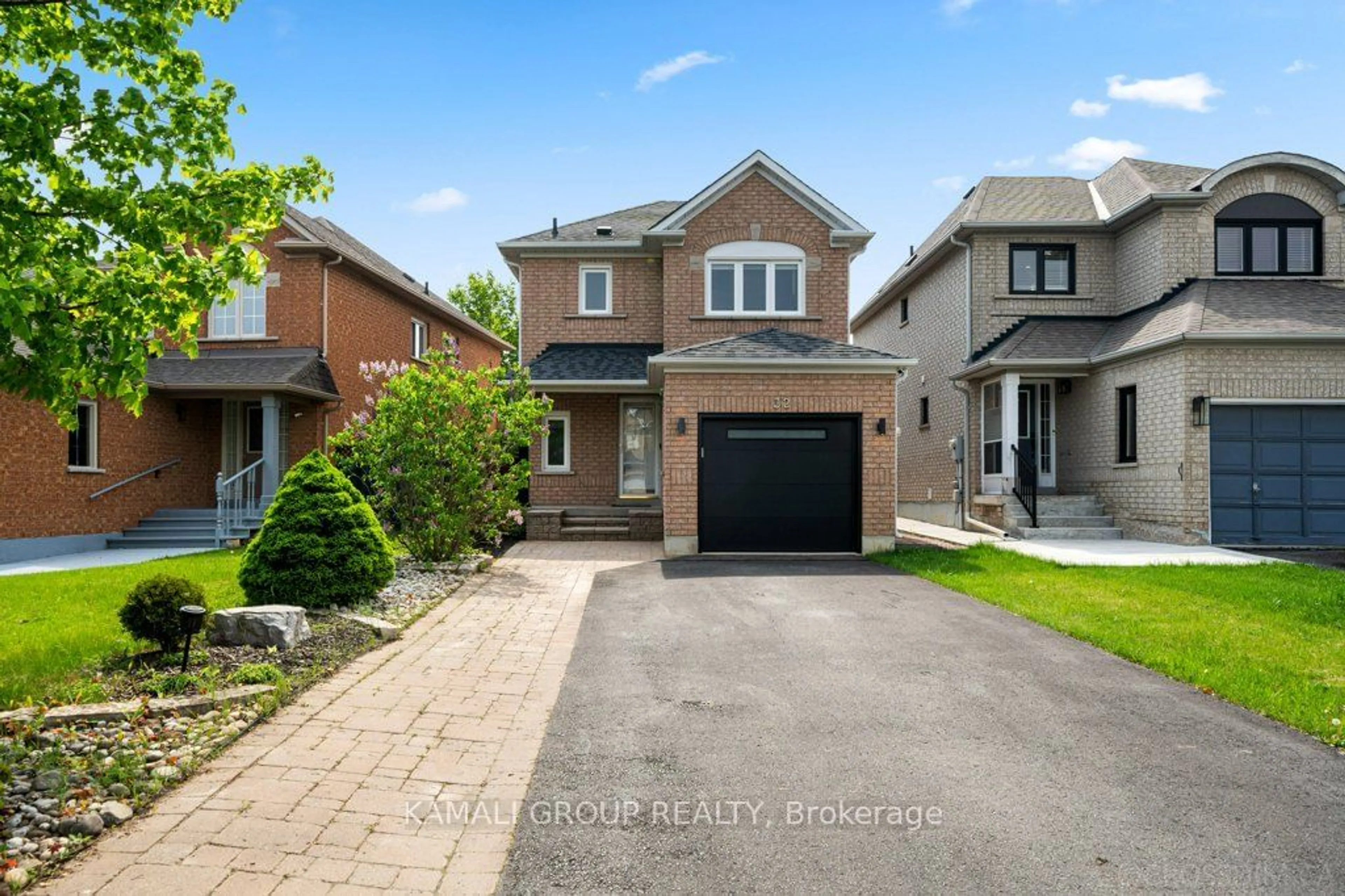 Frontside or backside of a home for 32 Elena Cres, Vaughan Ontario L6A 2J4