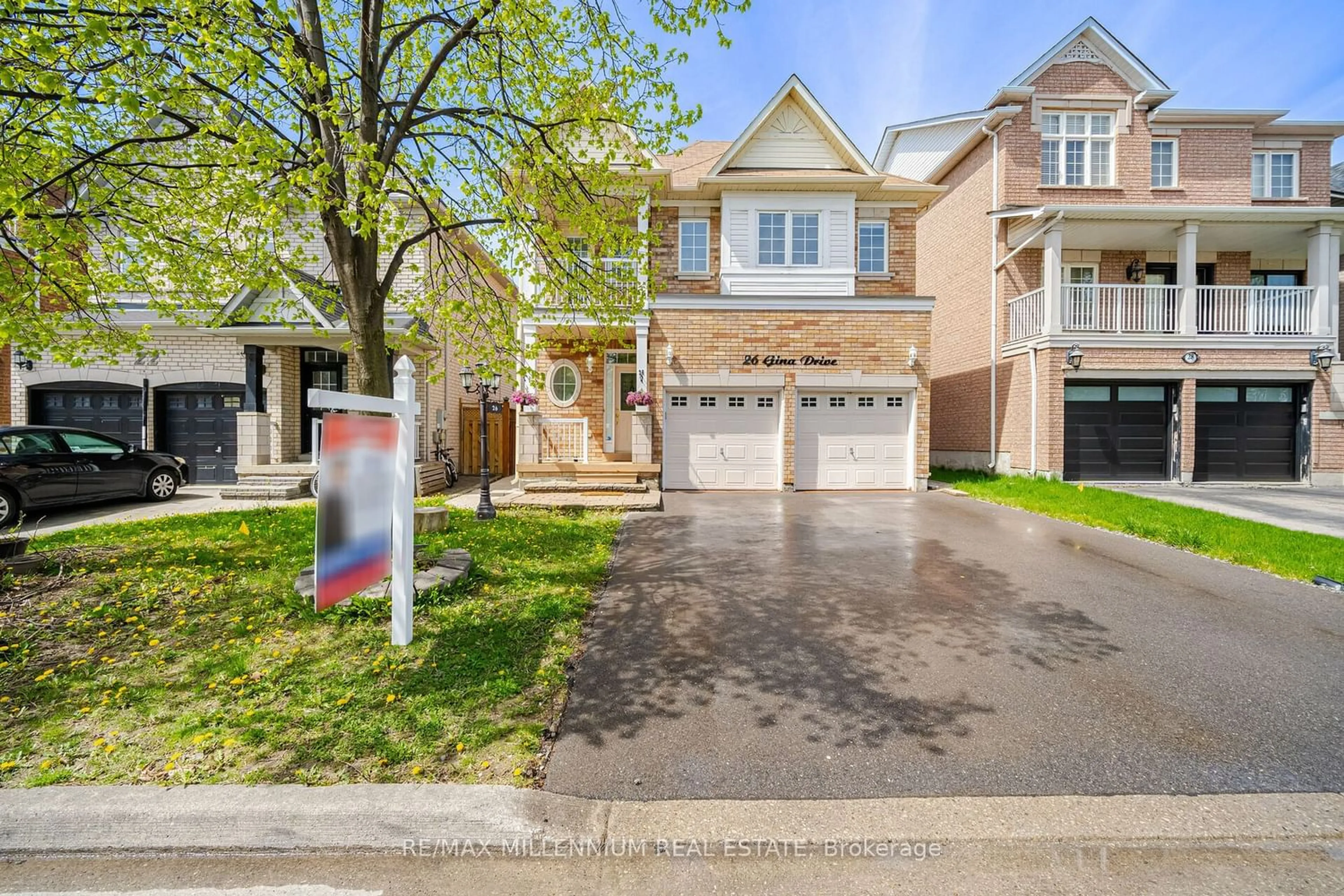 A pic from exterior of the house or condo for 26 Gina Dr, Vaughan Ontario L6A 3X2