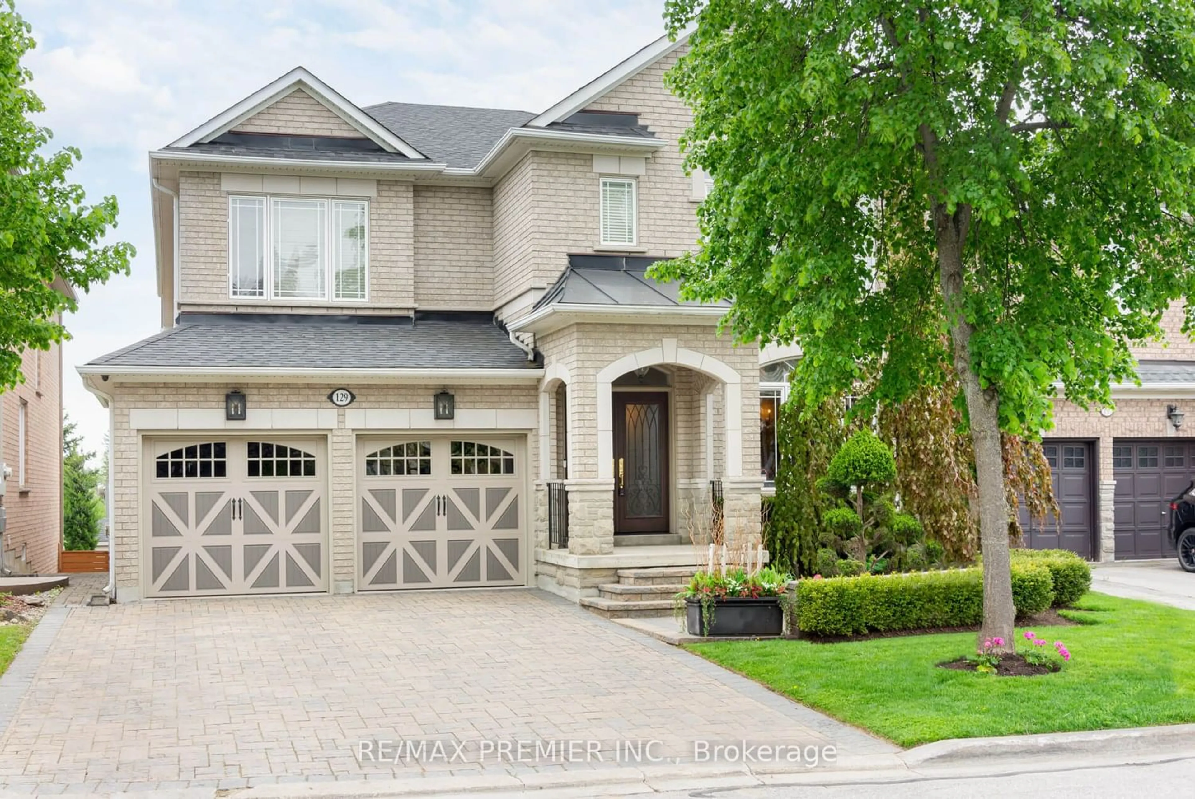 Home with brick exterior material for 129 Humber Forest Crt, Vaughan Ontario L4H 2V2