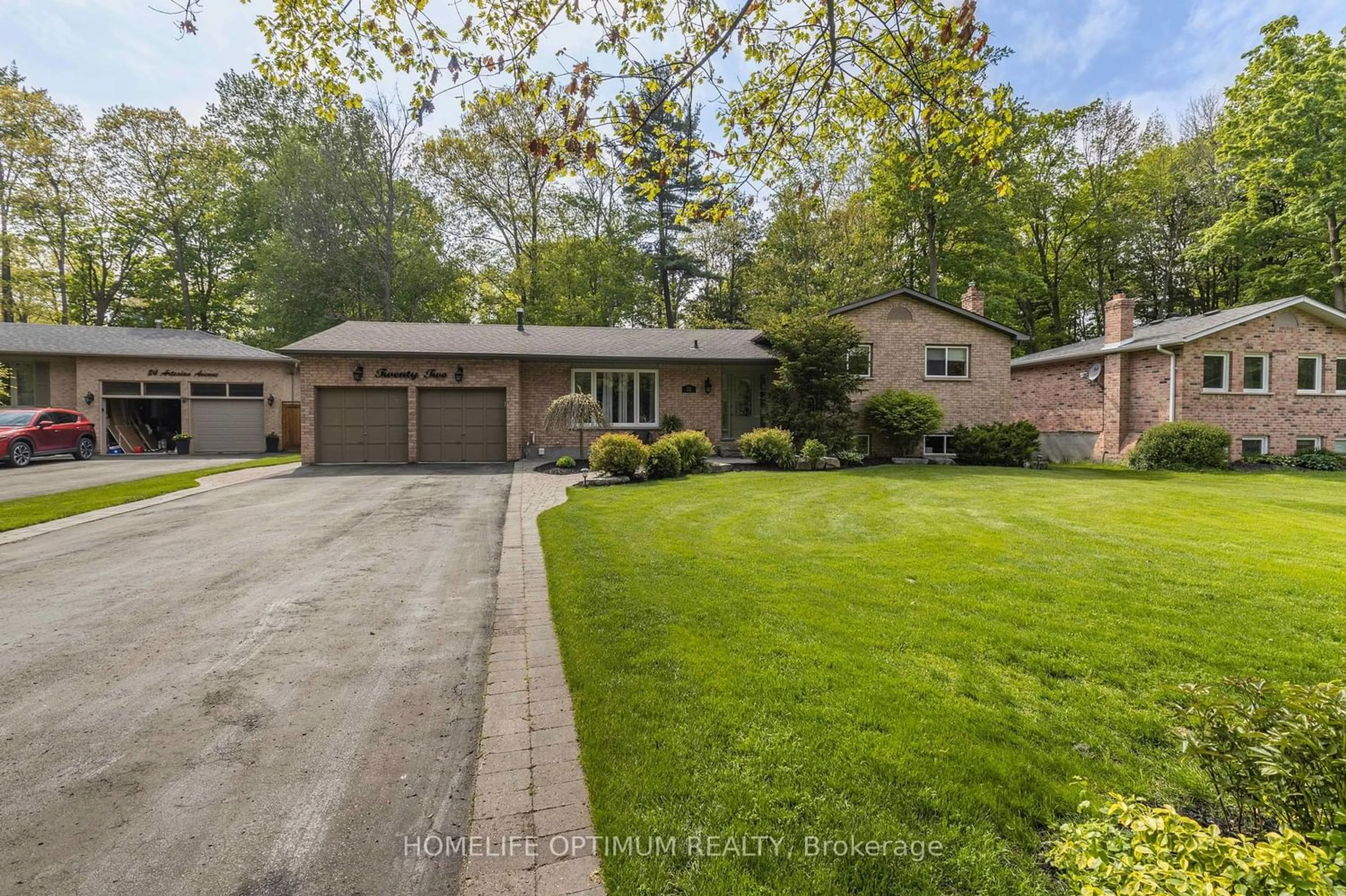 Frontside or backside of a home for 22 Artesian Ave, East Gwillimbury Ontario L9N 1J3