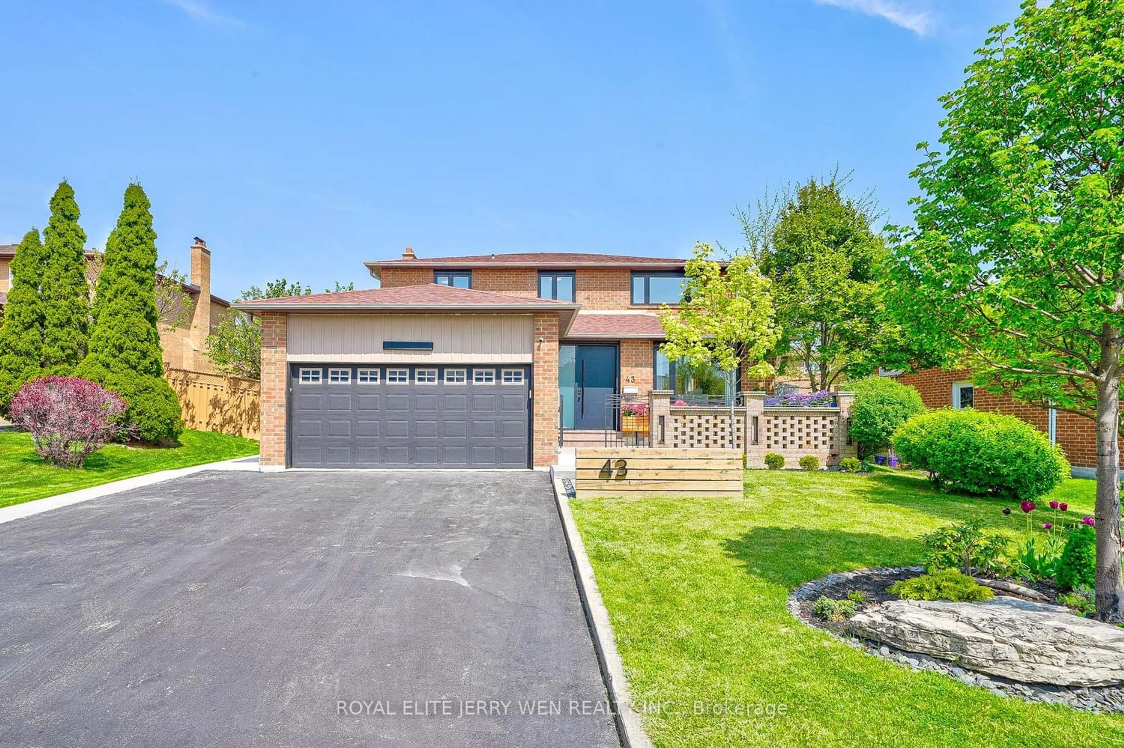 Frontside or backside of a home for 43 Brandy Cres, Vaughan Ontario L4L 3C5