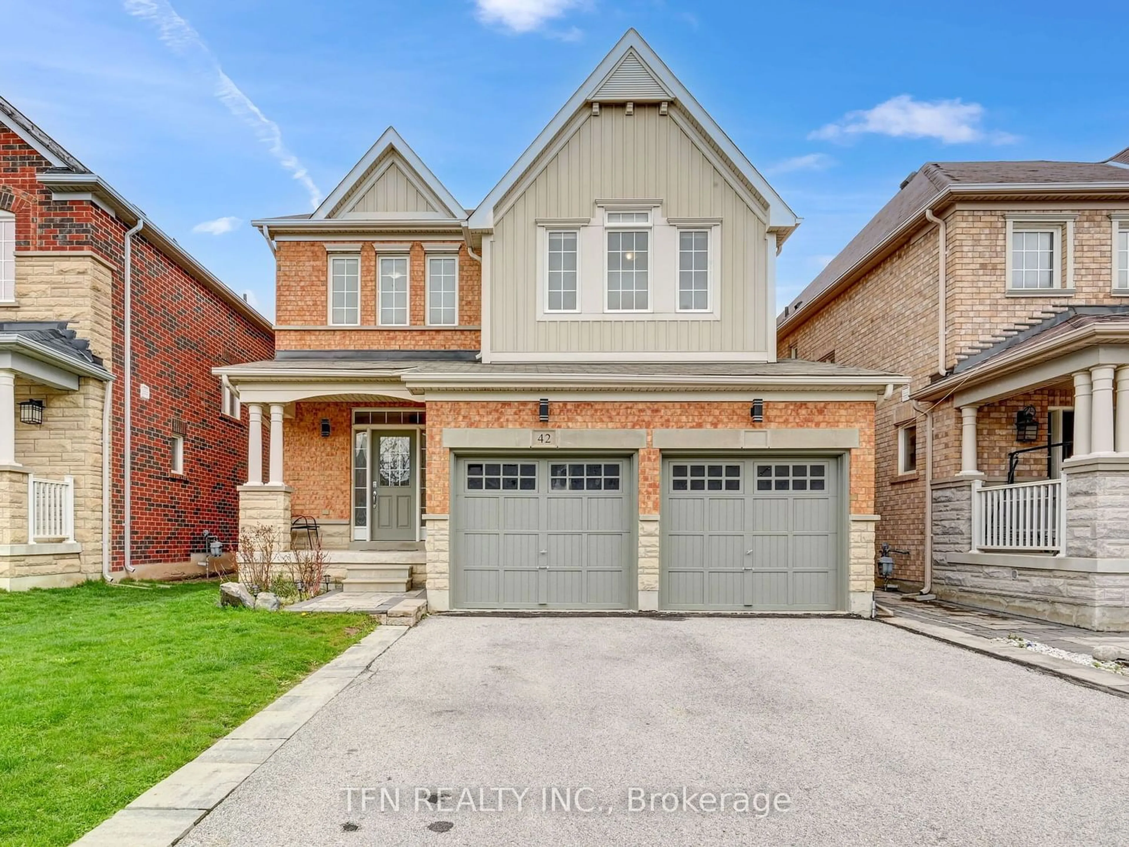 Home with brick exterior material for 42 Corwin Dr, Bradford West Gwillimbury Ontario L3Z 0J2