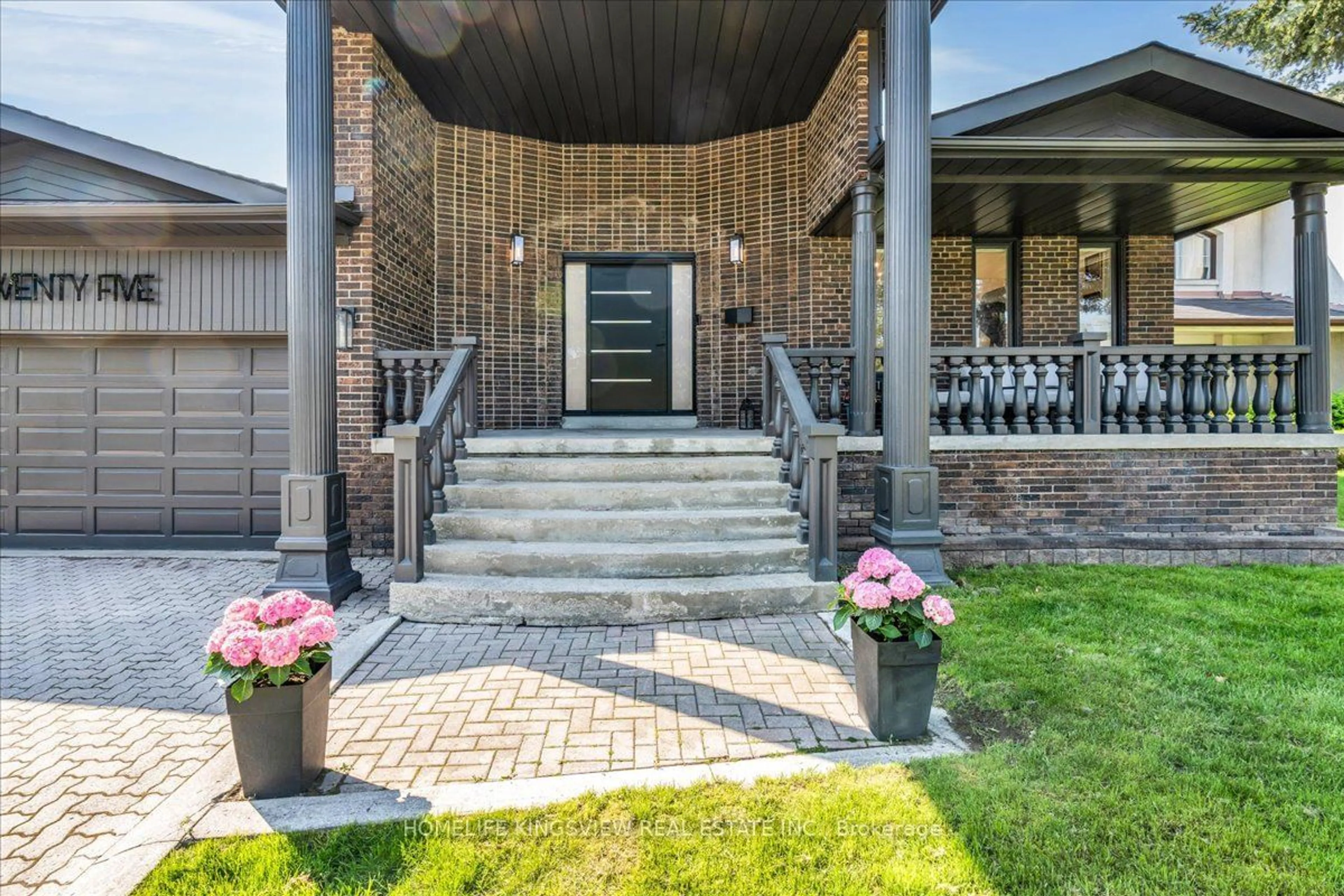 Home with brick exterior material for 25 Sylvadene Pkwy, Vaughan Ontario L4L 2M5