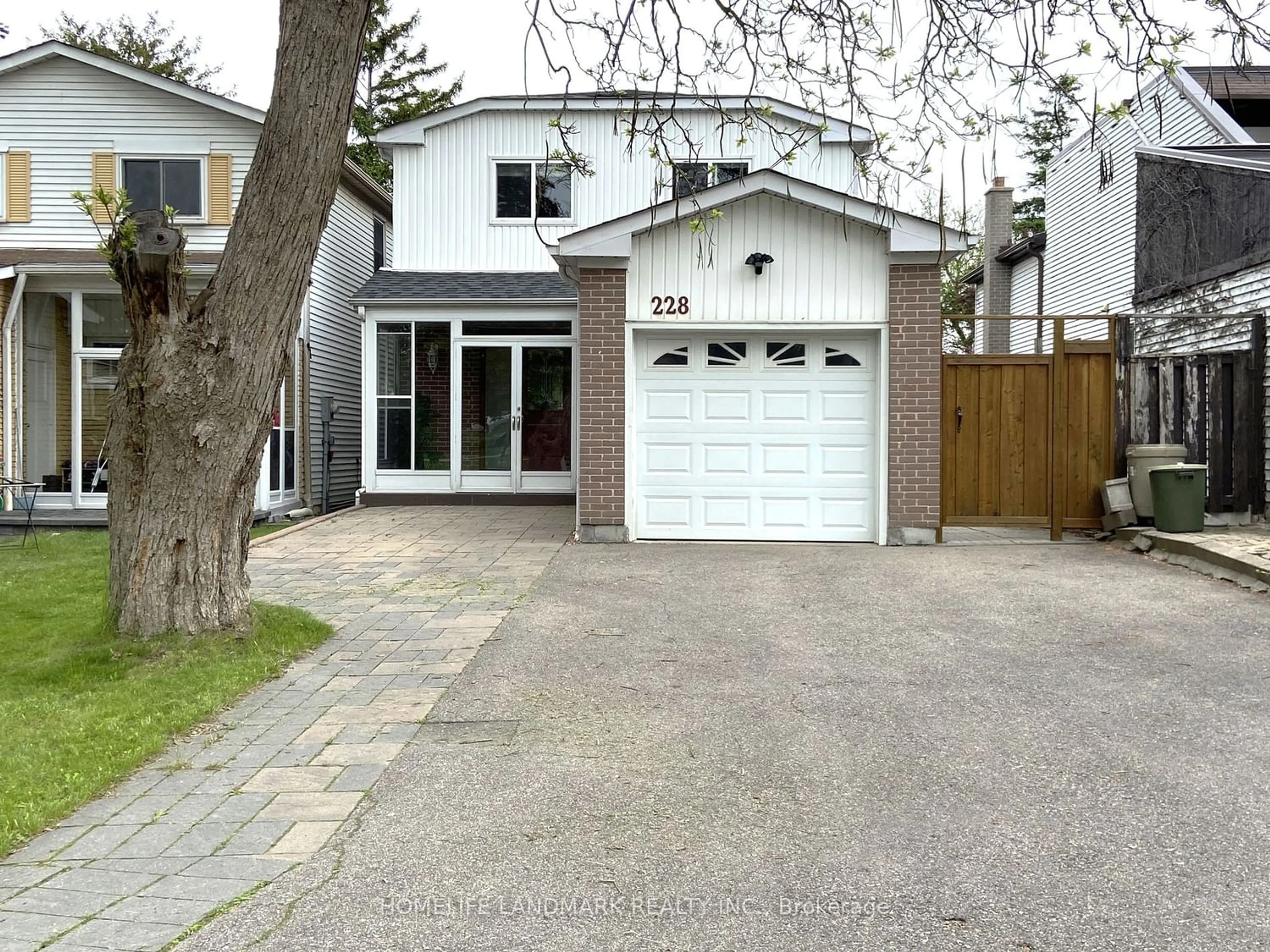Frontside or backside of a home for 228 Snowshoe Cres, Markham Ontario L3T 4M9