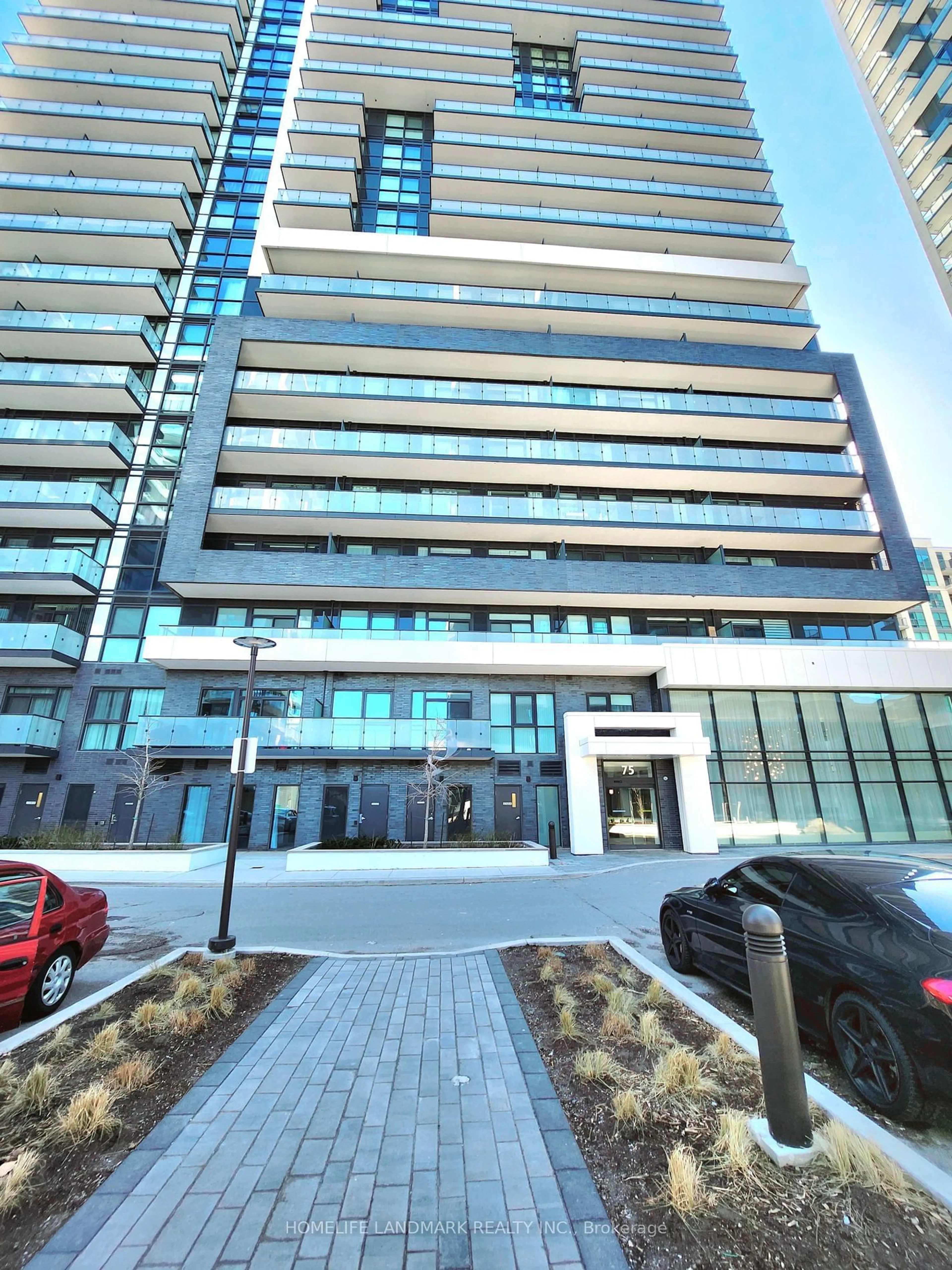 A pic from exterior of the house or condo for 75 Oneida Cres #307, Richmond Hill Ontario L4B 0H3