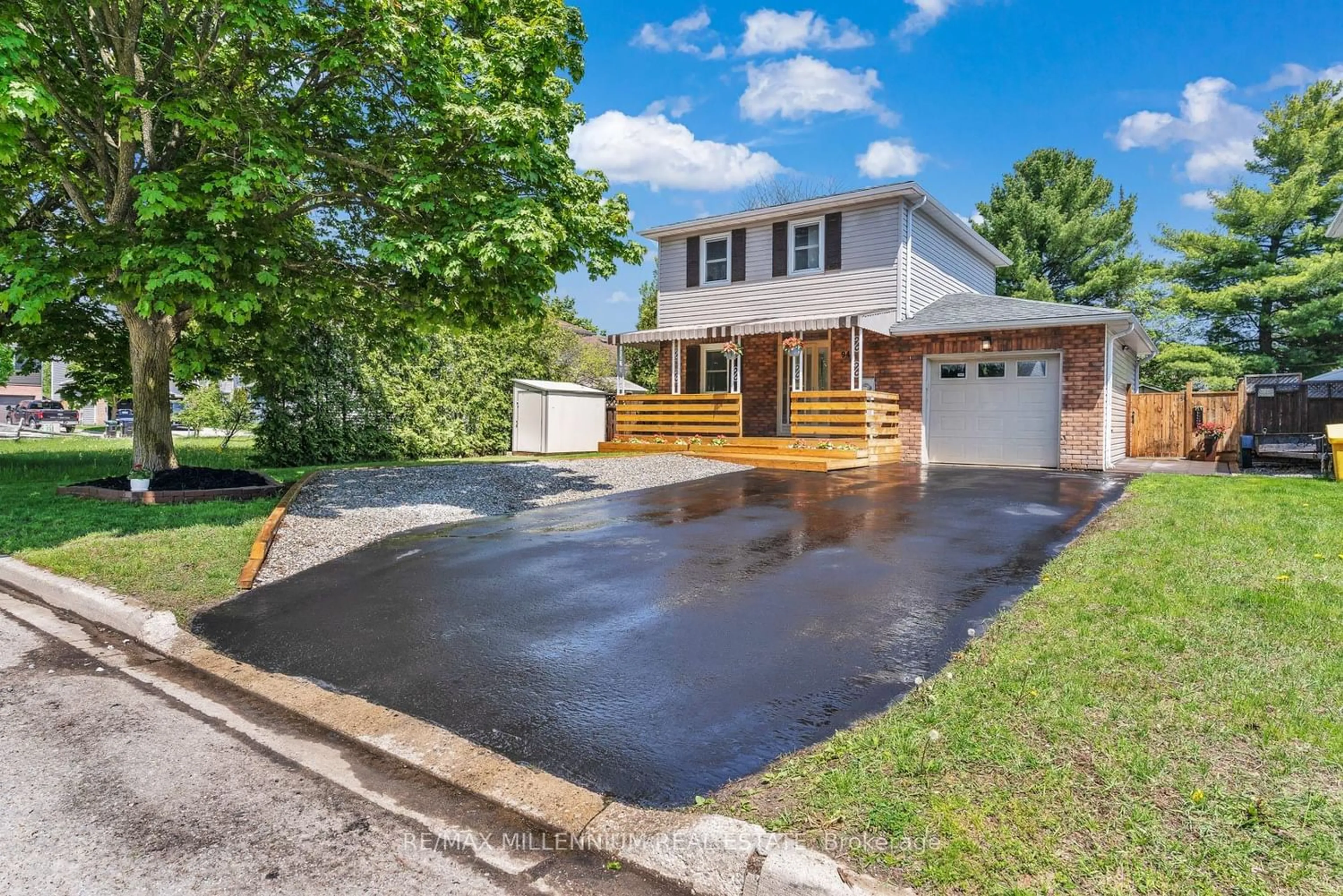 Frontside or backside of a home for 945 Vance Cres, Innisfil Ontario L9S 1V5