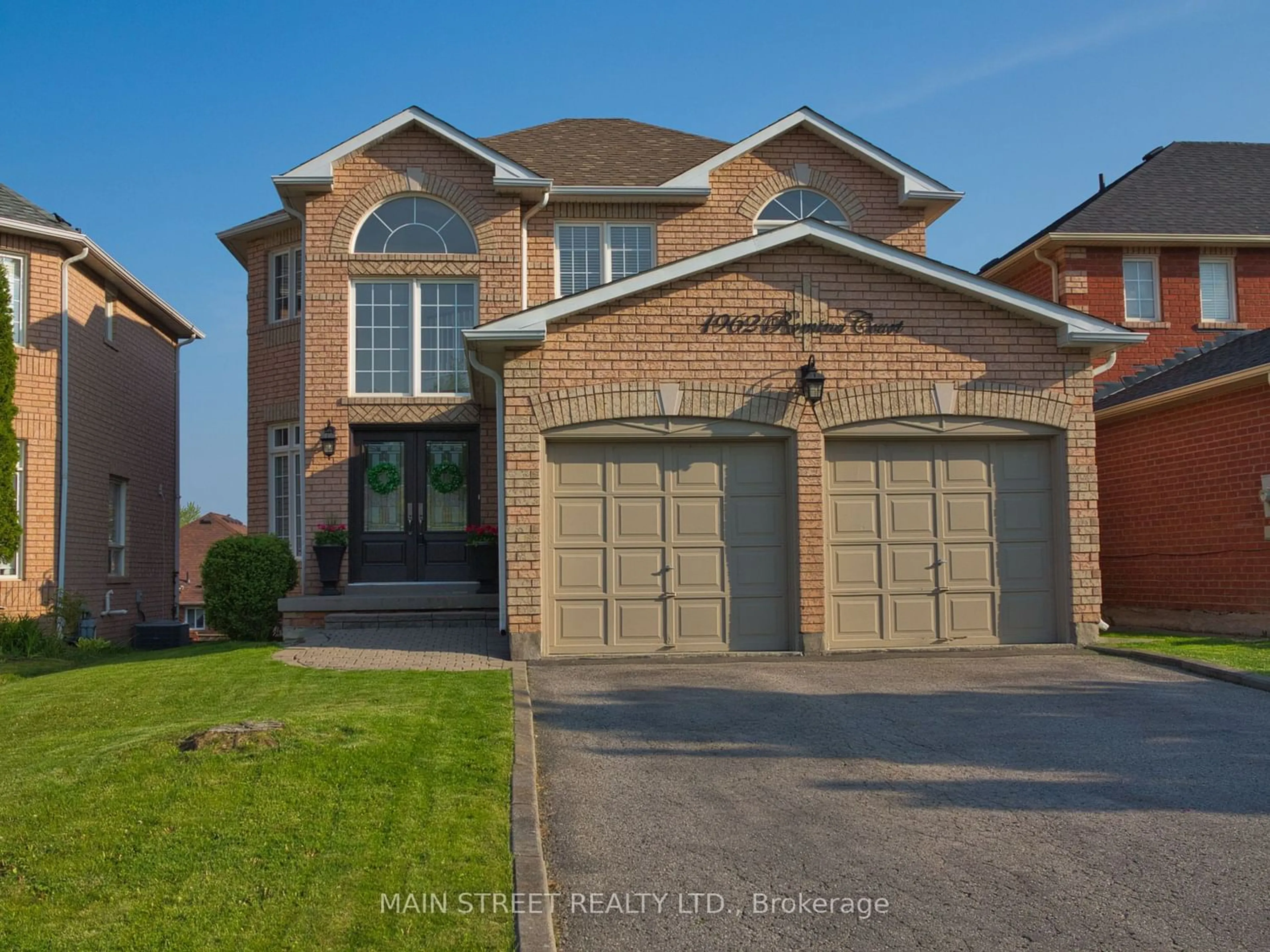 Home with brick exterior material for 1962 Romina Crt, Innisfil Ontario L9S 4Y1