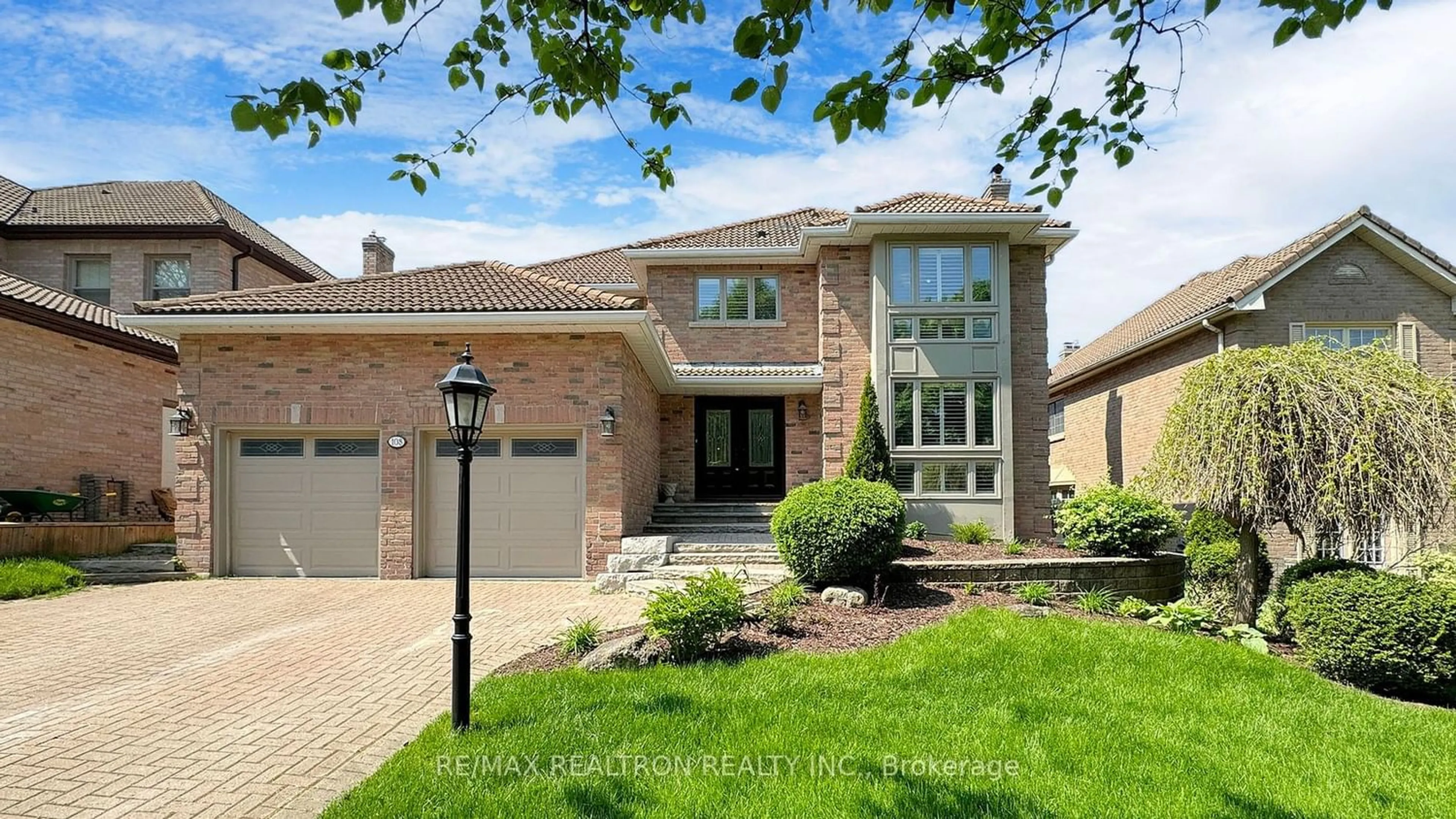 Home with brick exterior material for 108 Cranberry Lane, Aurora Ontario L4G 5Z3