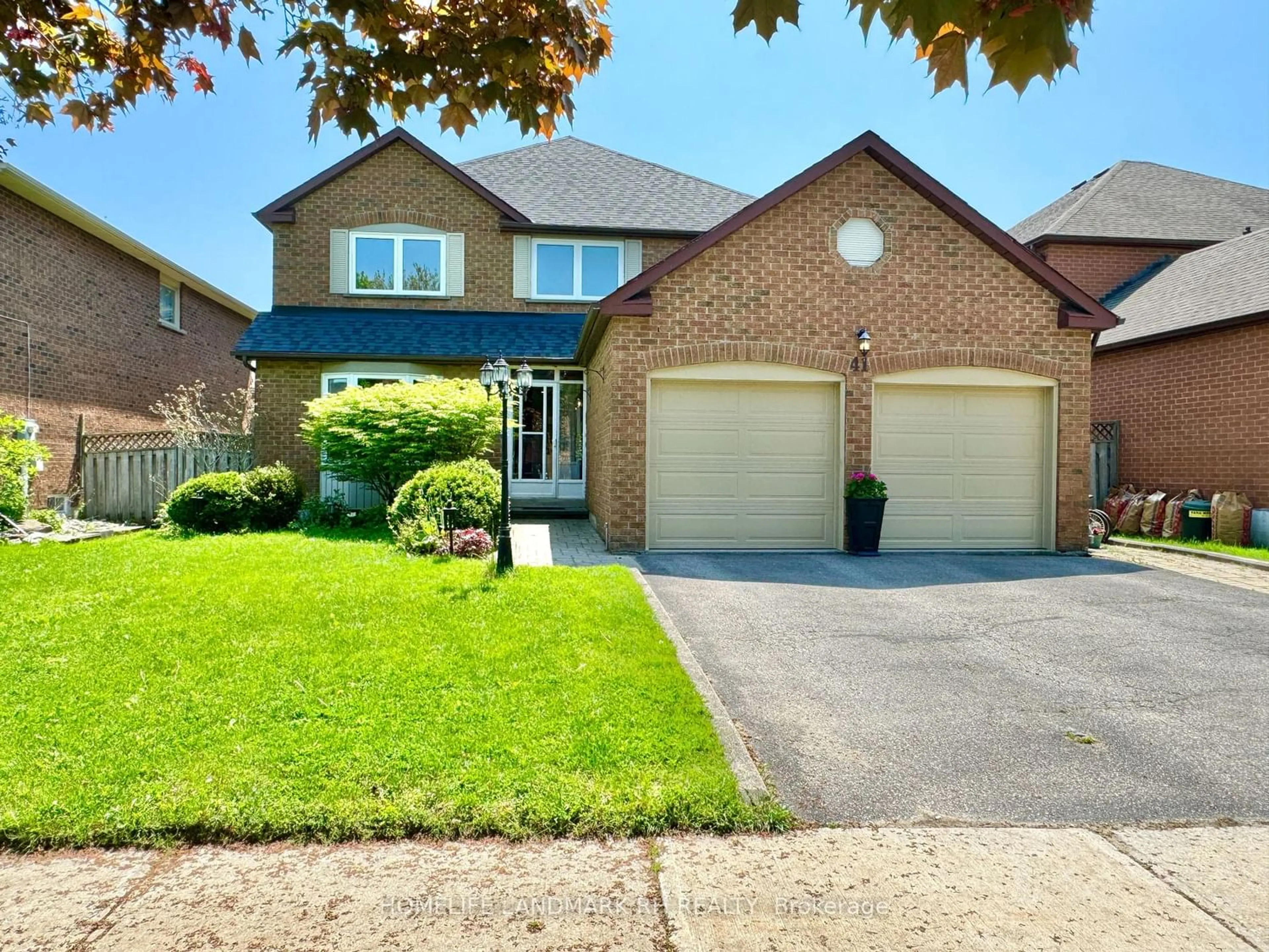 Frontside or backside of a home for 41 Beasley Dr, Richmond Hill Ontario L4C 7Z6