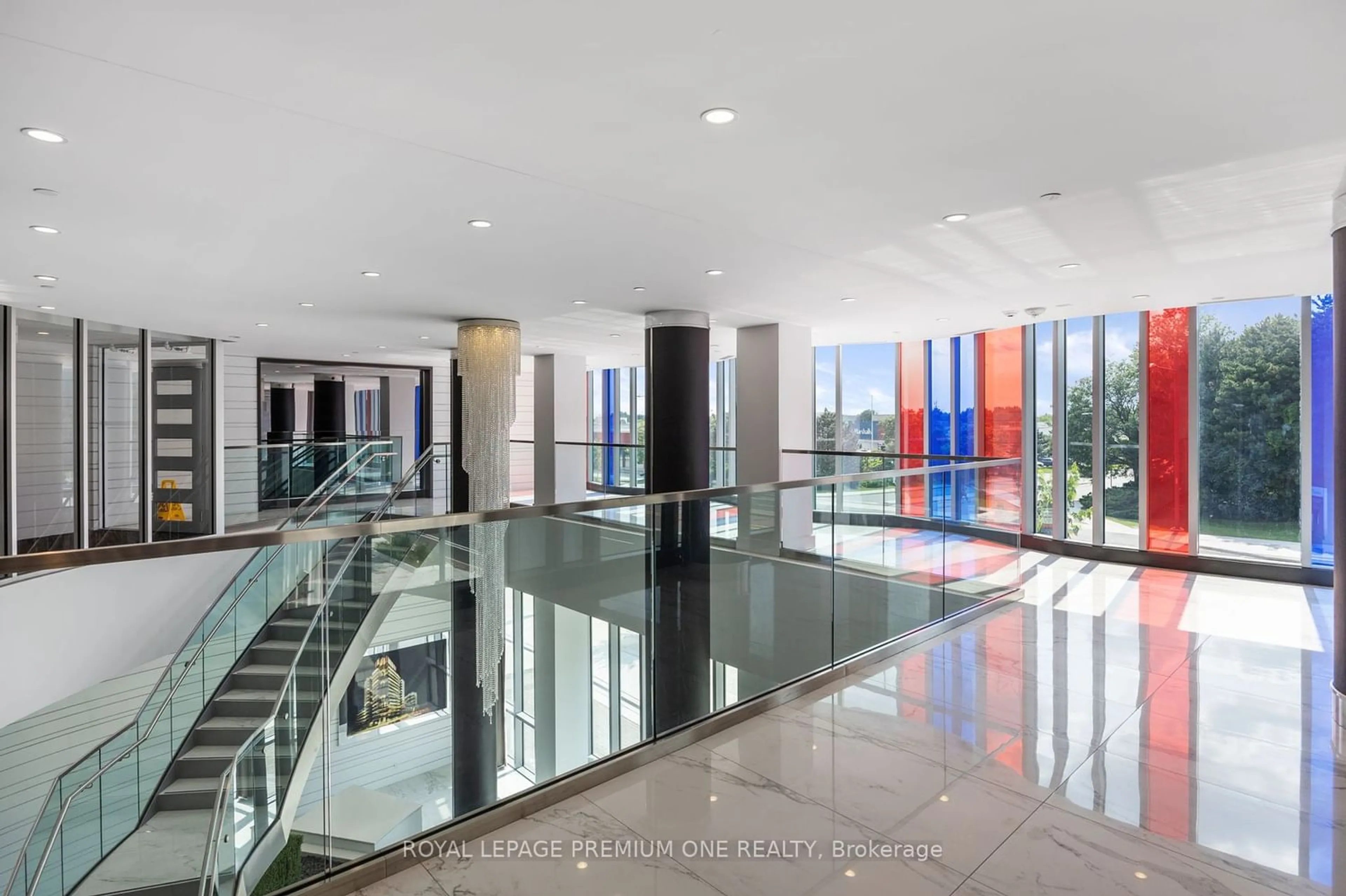 Indoor lobby for 9471 Yonge St #1514, Richmond Hill Ontario L4C 1V5